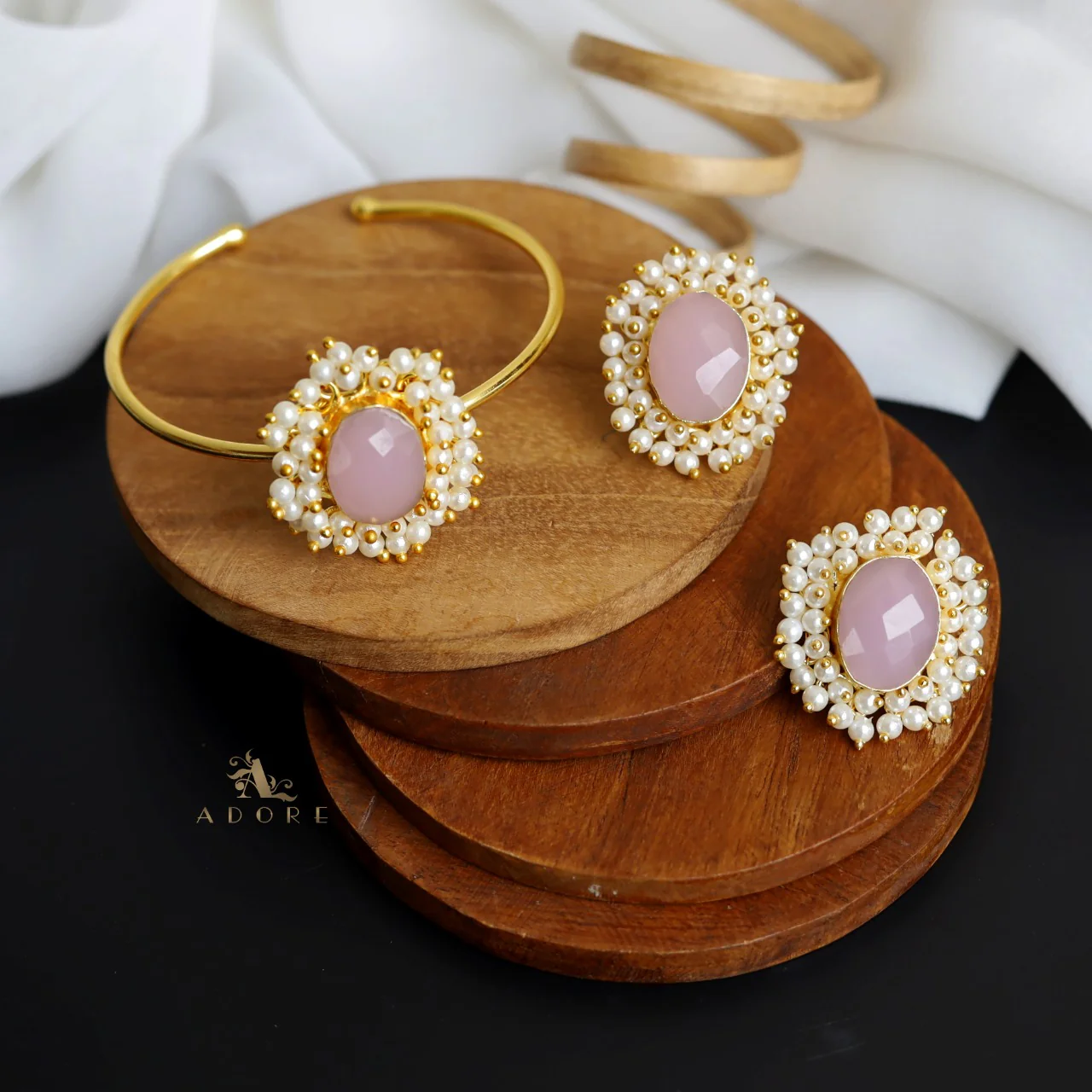 Glossy Halina Pearl Bracelet With Earring - Image 14