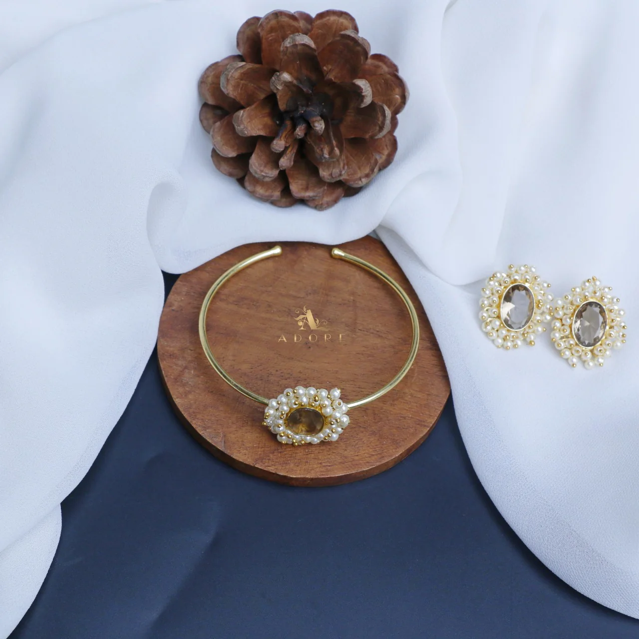 Glossy Halina Pearl Bracelet With Earring - Image 16