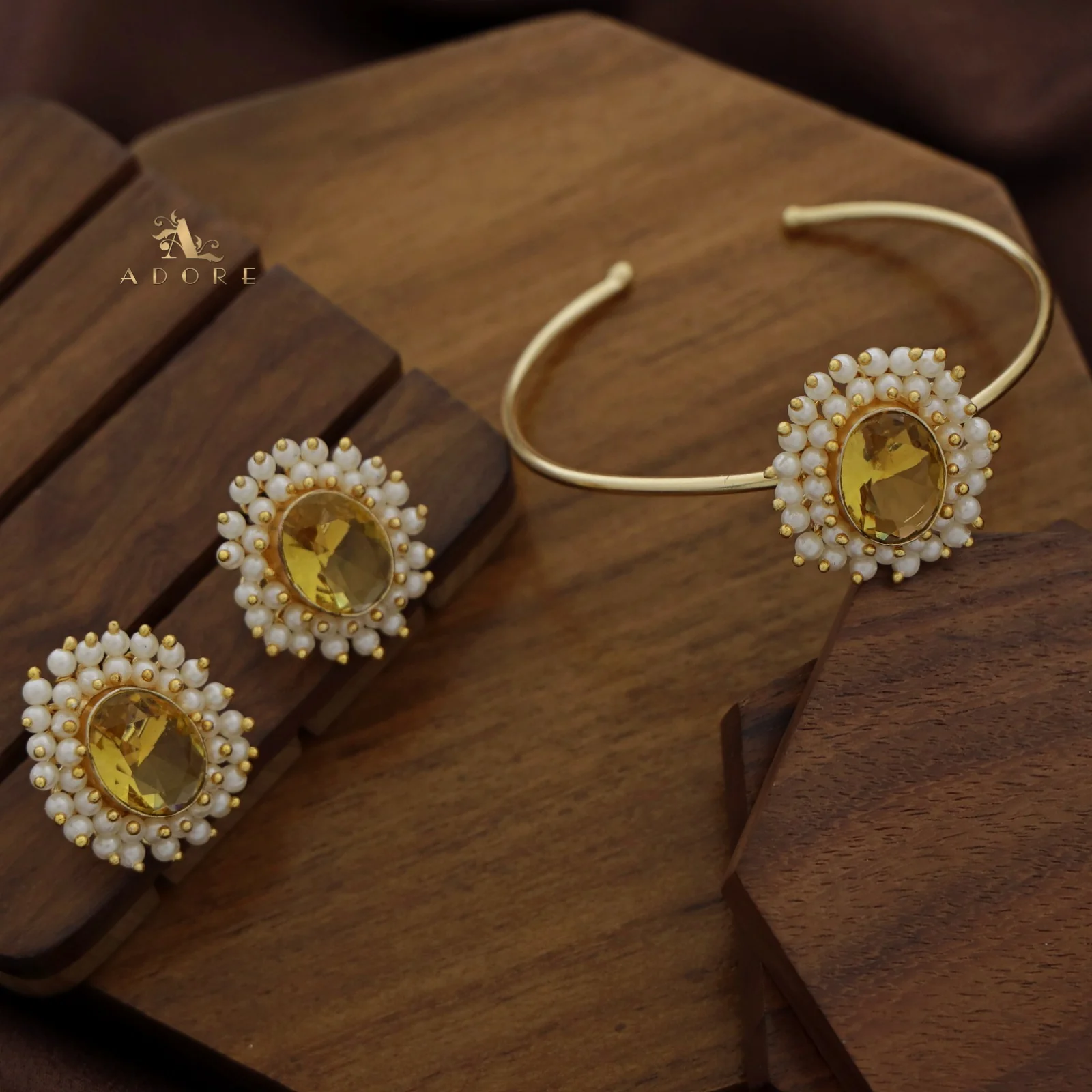 Glossy Halina Pearl Bracelet With Earring - Image 3