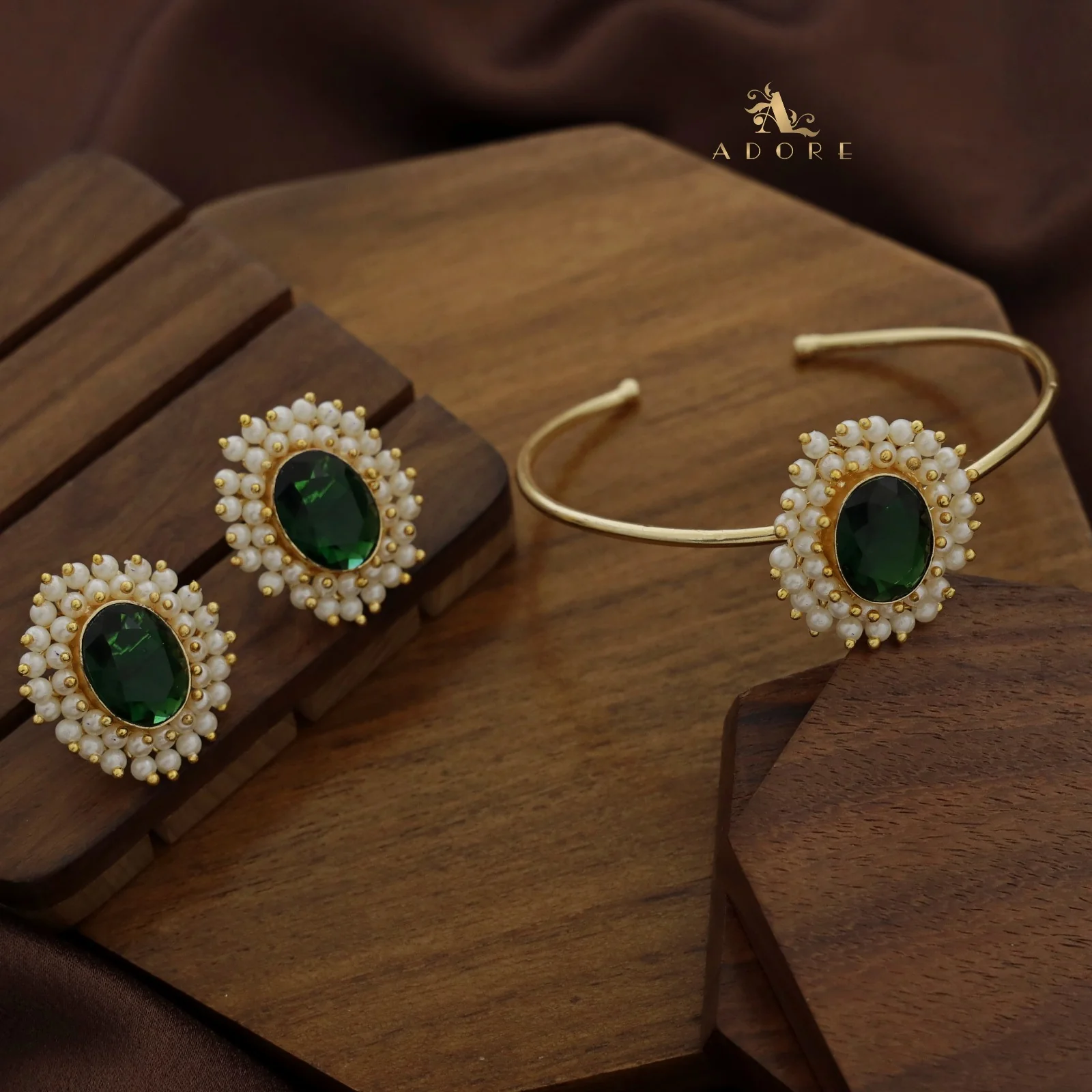 Glossy Halina Pearl Bracelet With Earring - Image 4