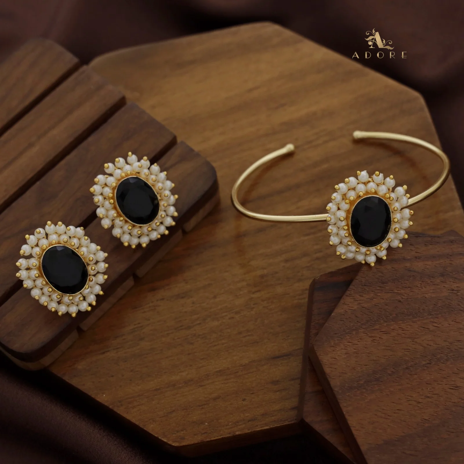 Glossy Halina Pearl Bracelet With Earring - Image 7