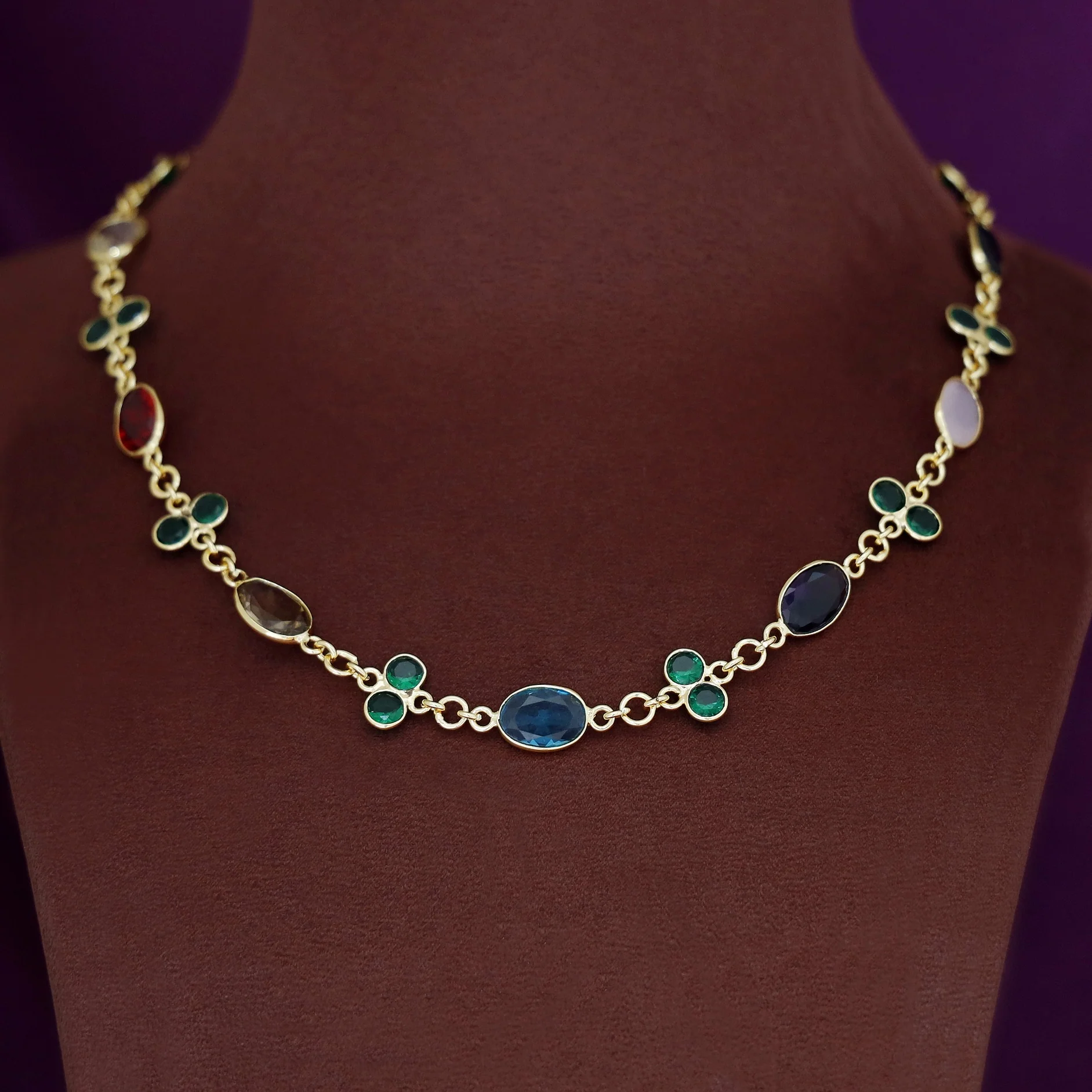Lorea Glossy Neckpiece - Image 2