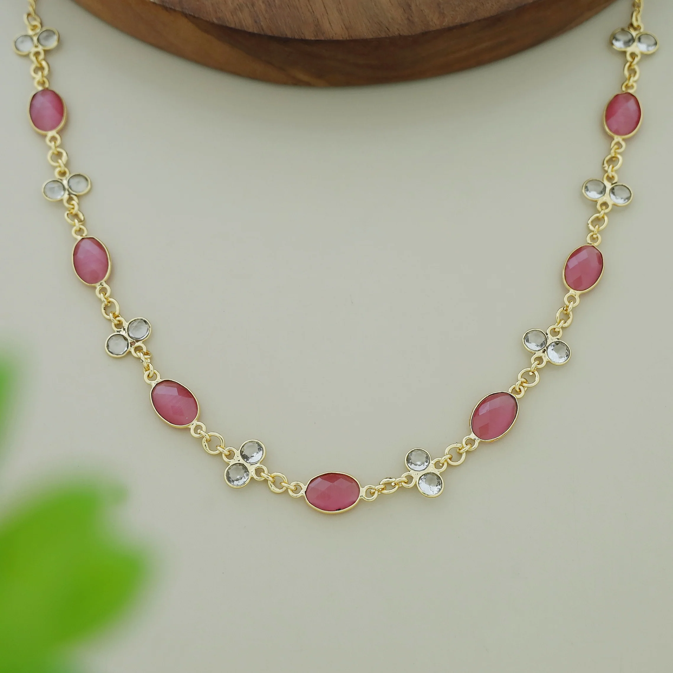 Lorea Glossy Neckpiece - Image 3