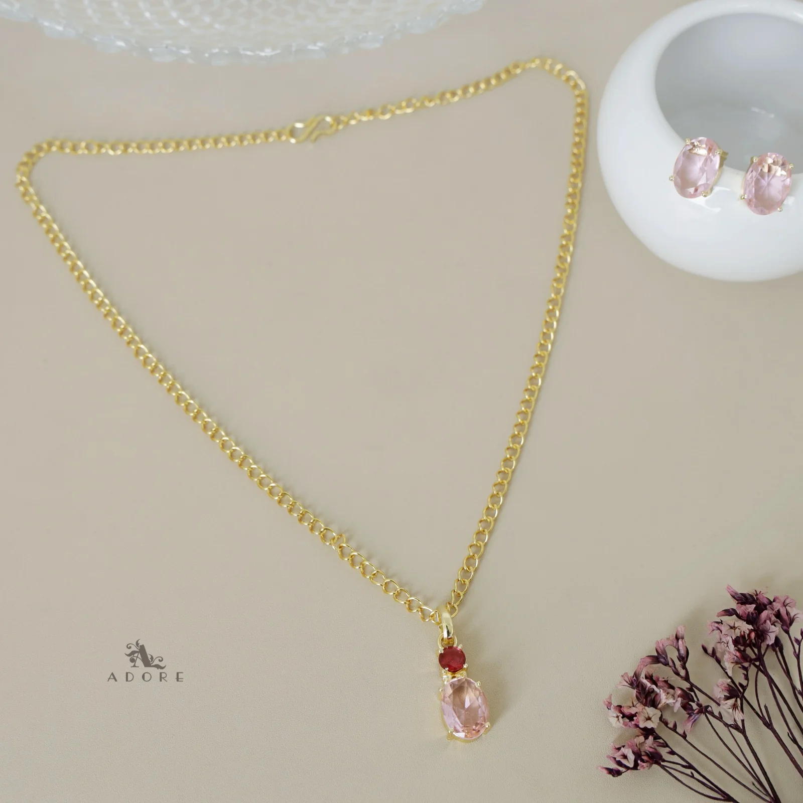 Glossy Oval Claw Neckpiece with Studs - Image 4
