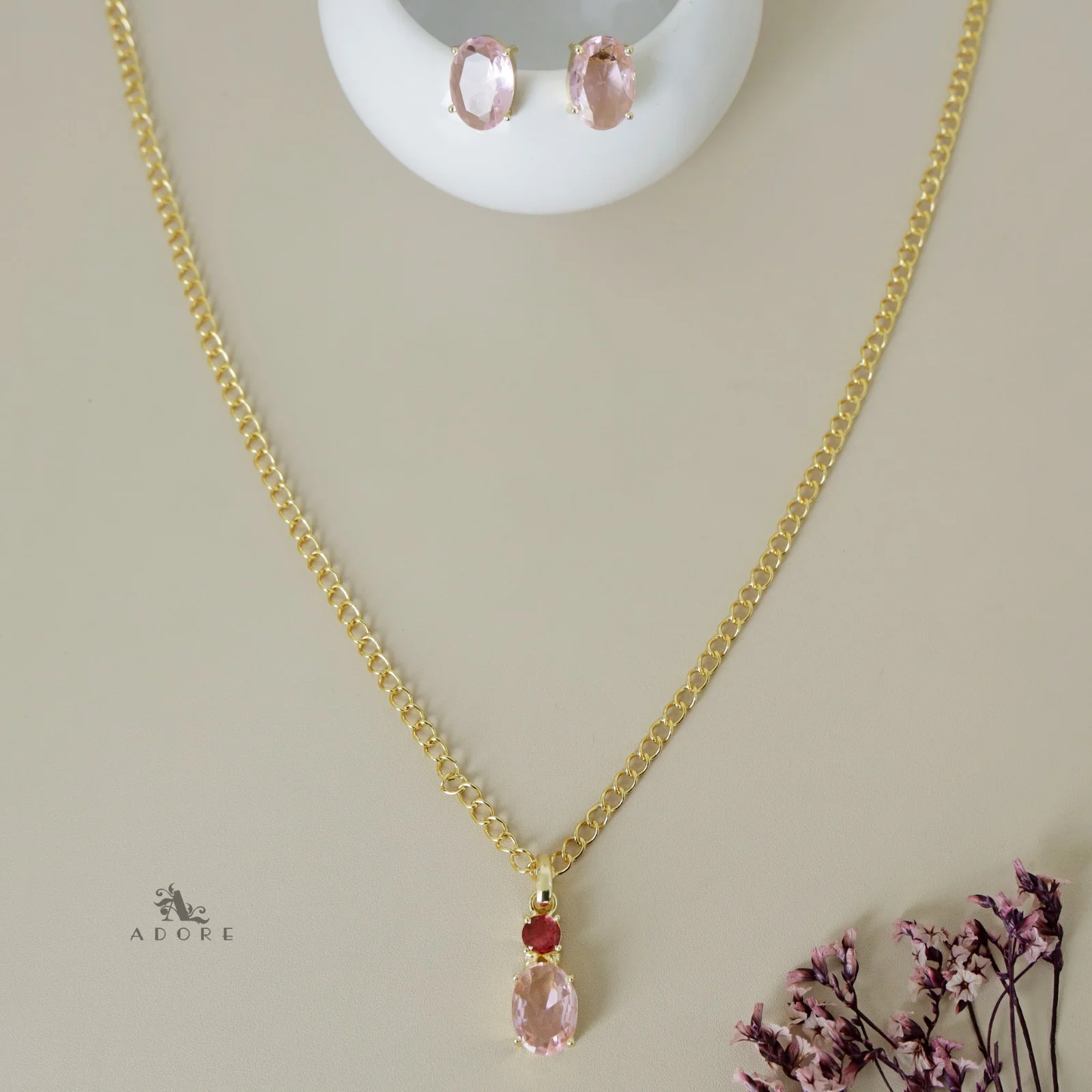 Glossy Oval Claw Neckpiece with Studs - Image 5