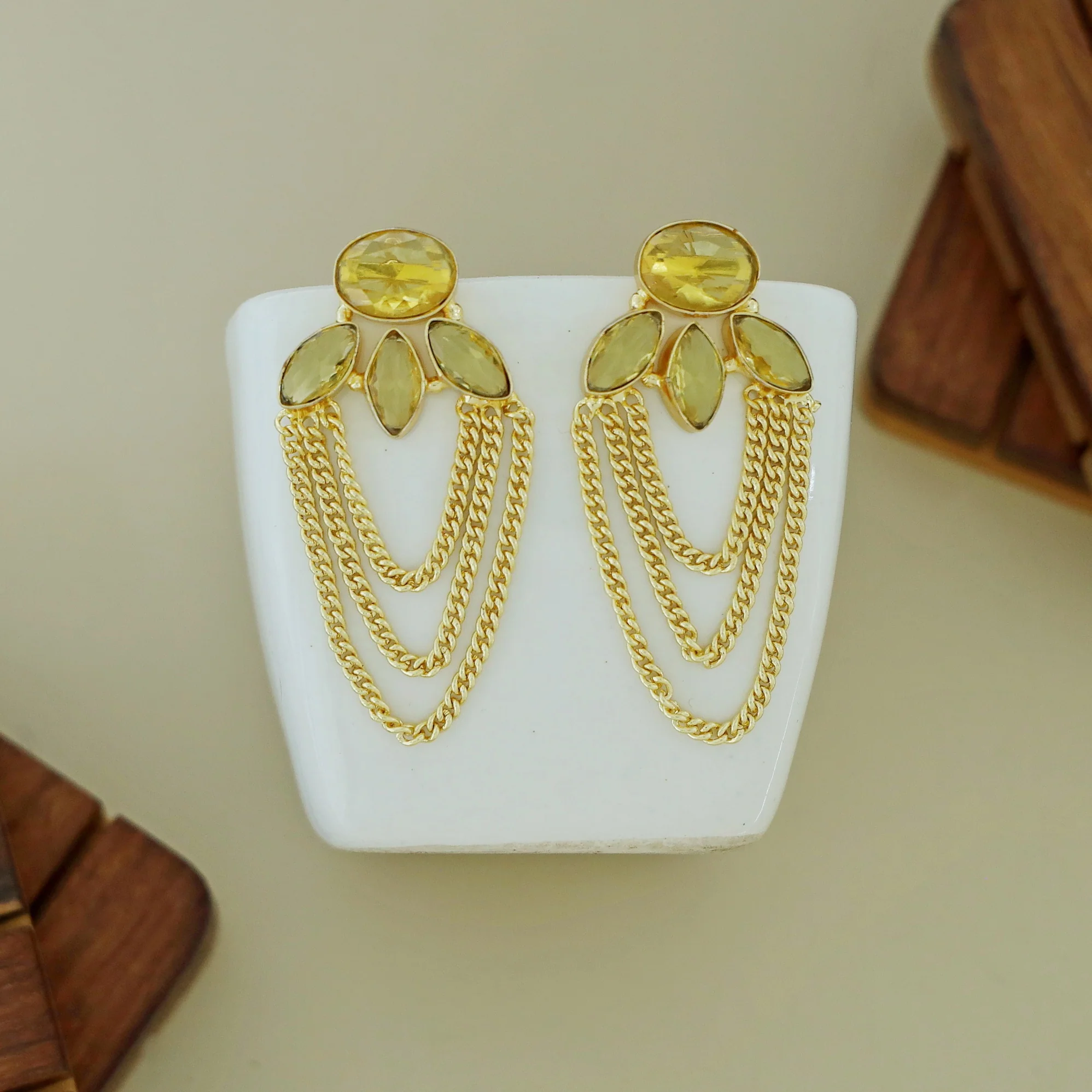 Glossy Oval Tri Leaf Chain Earring - Image 6