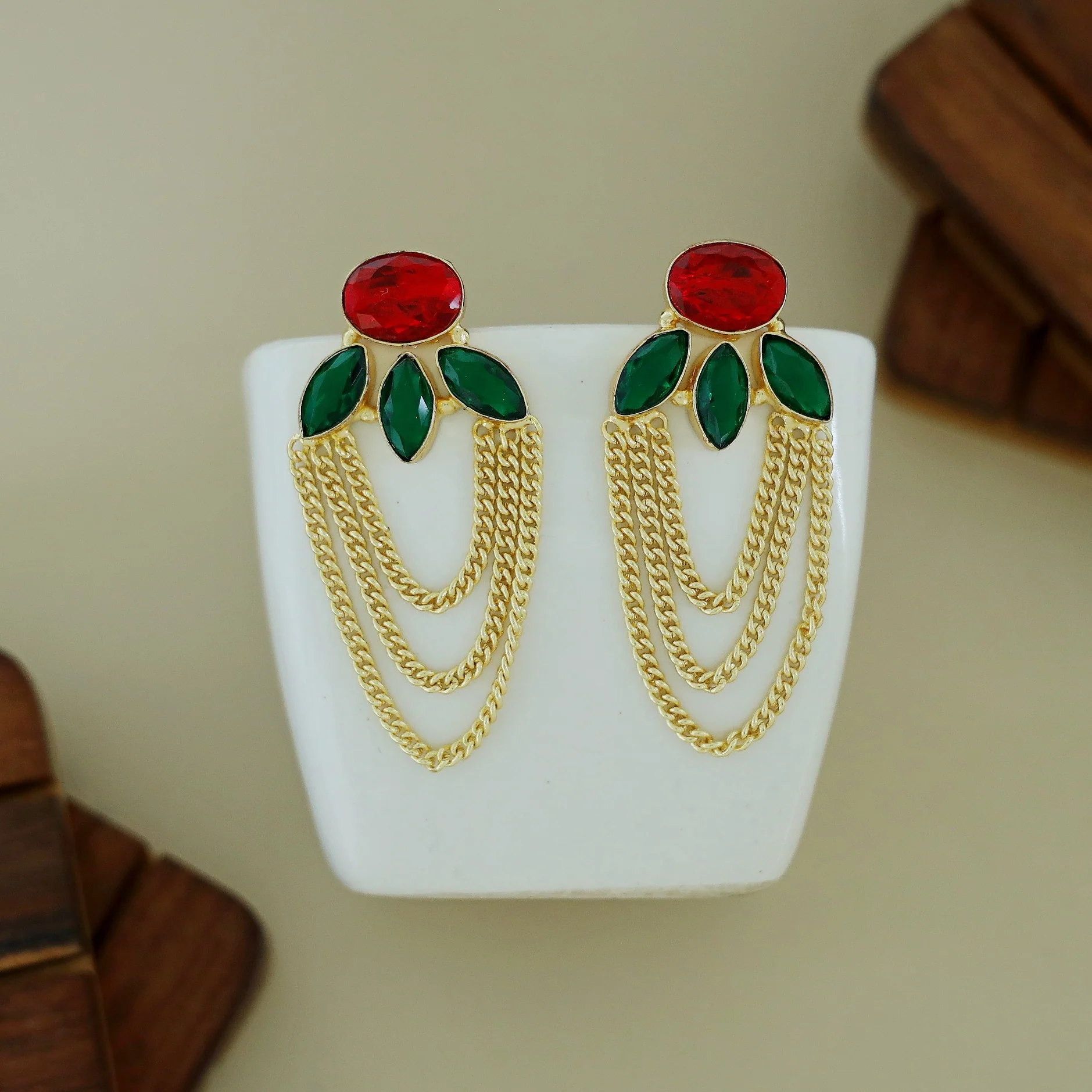 Glossy Oval Tri Leaf Chain Earring - Image 7