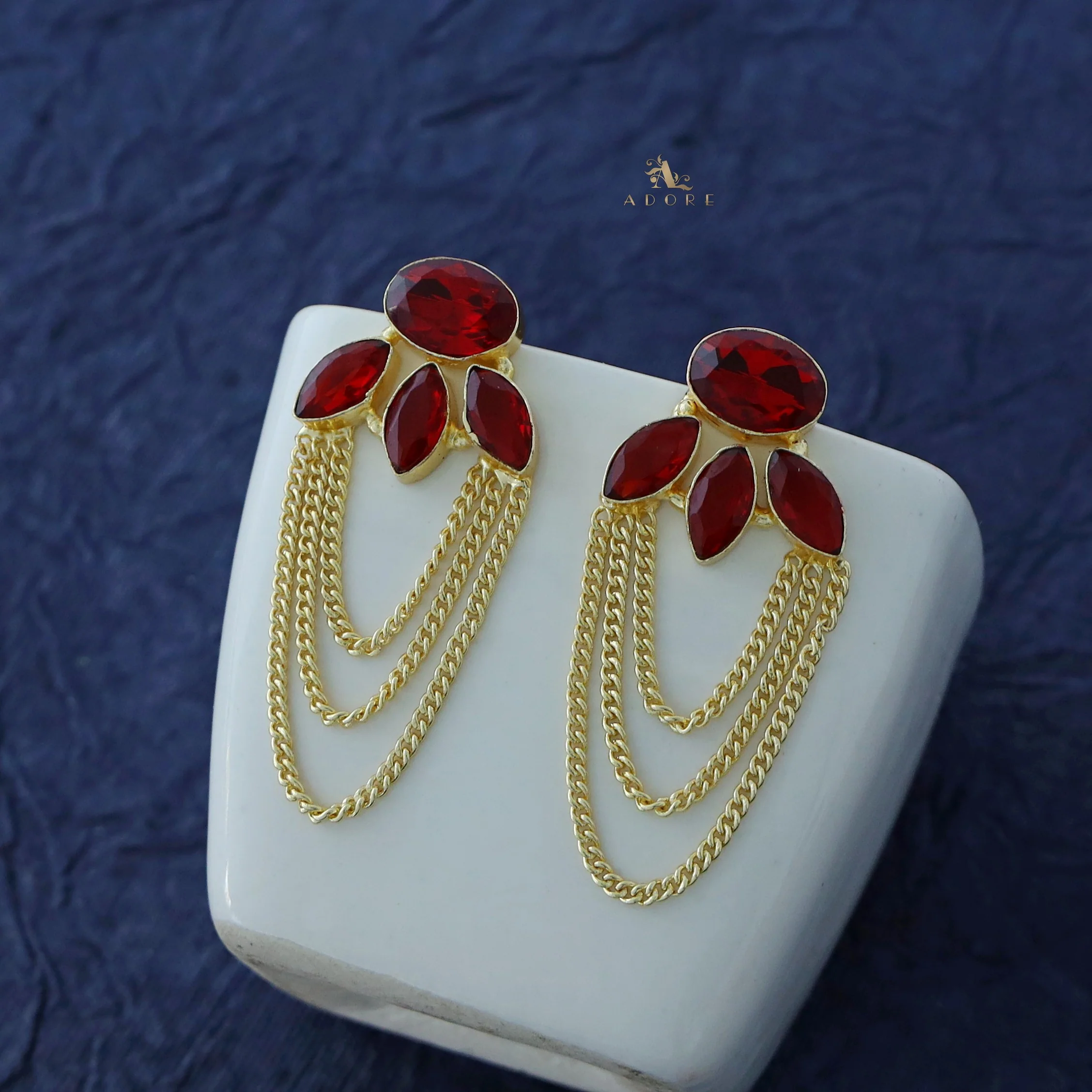Glossy Oval Tri Leaf Chain Earring - Image 9