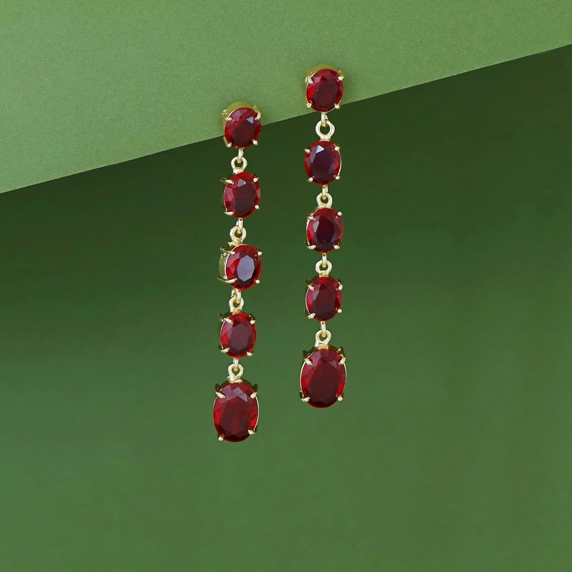 Glossy Penta Oval Claw Earring - Image 2
