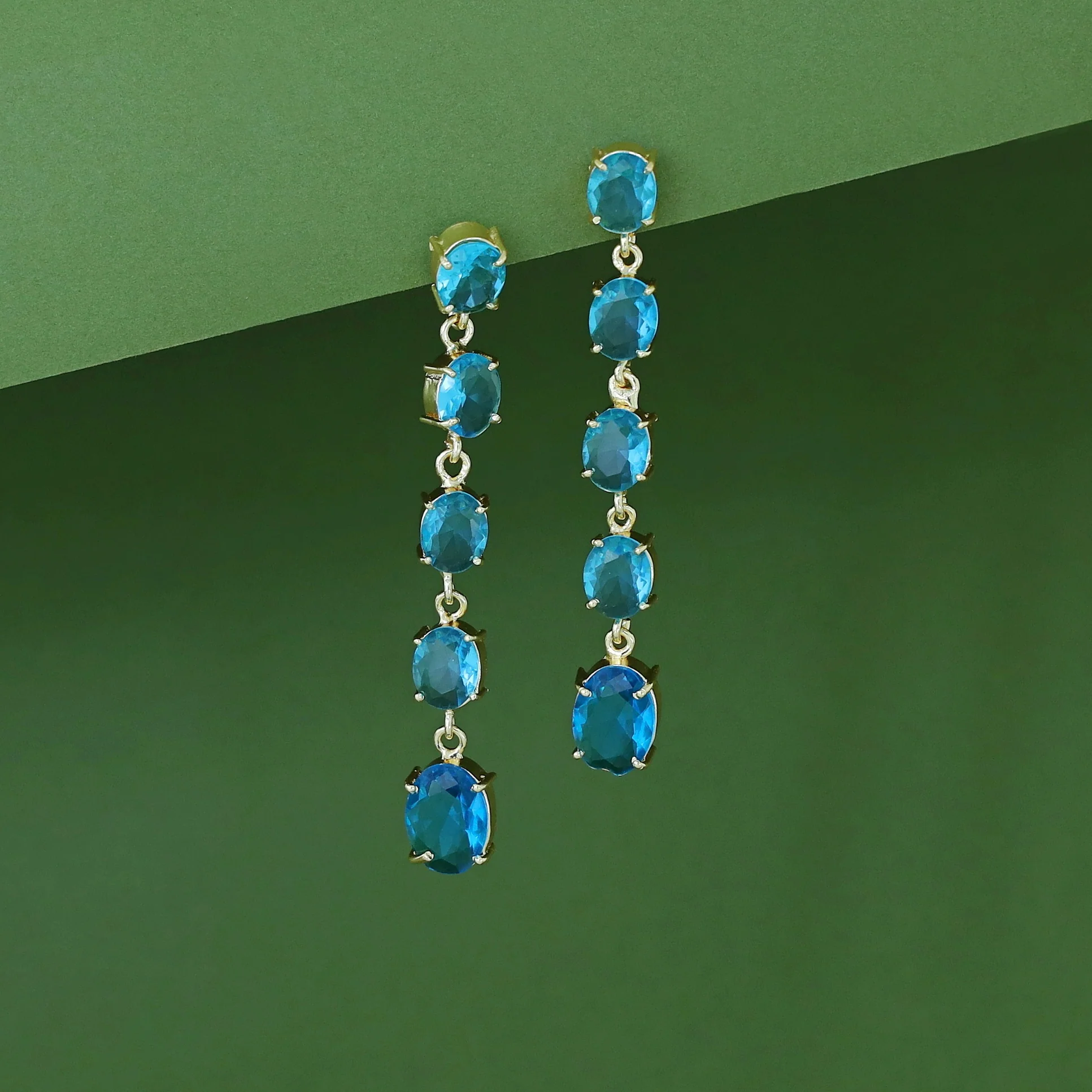 Glossy Penta Oval Claw Earring - Image 3
