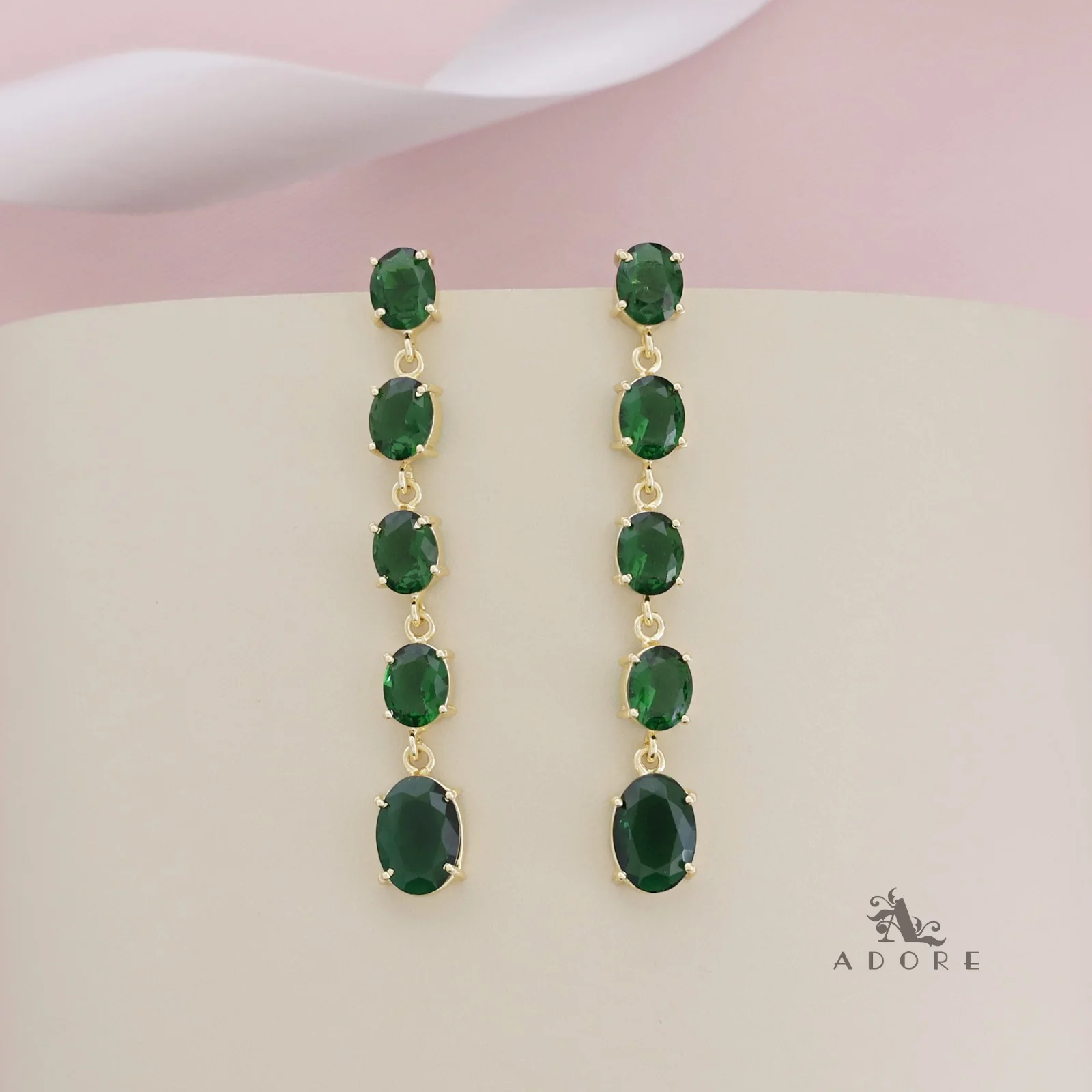 Glossy Penta Oval Claw Earring - Image 5