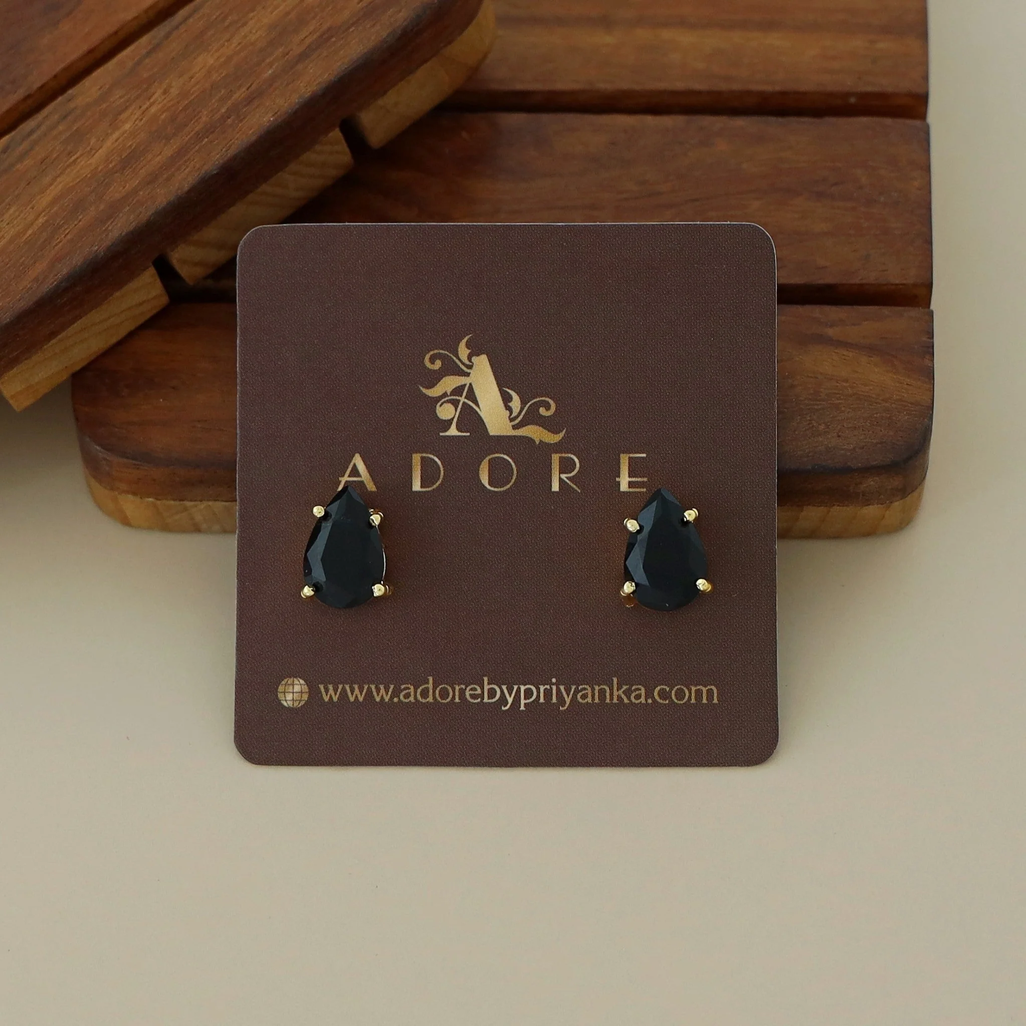 Glossy Rain Drop Claw Stud - Image 11