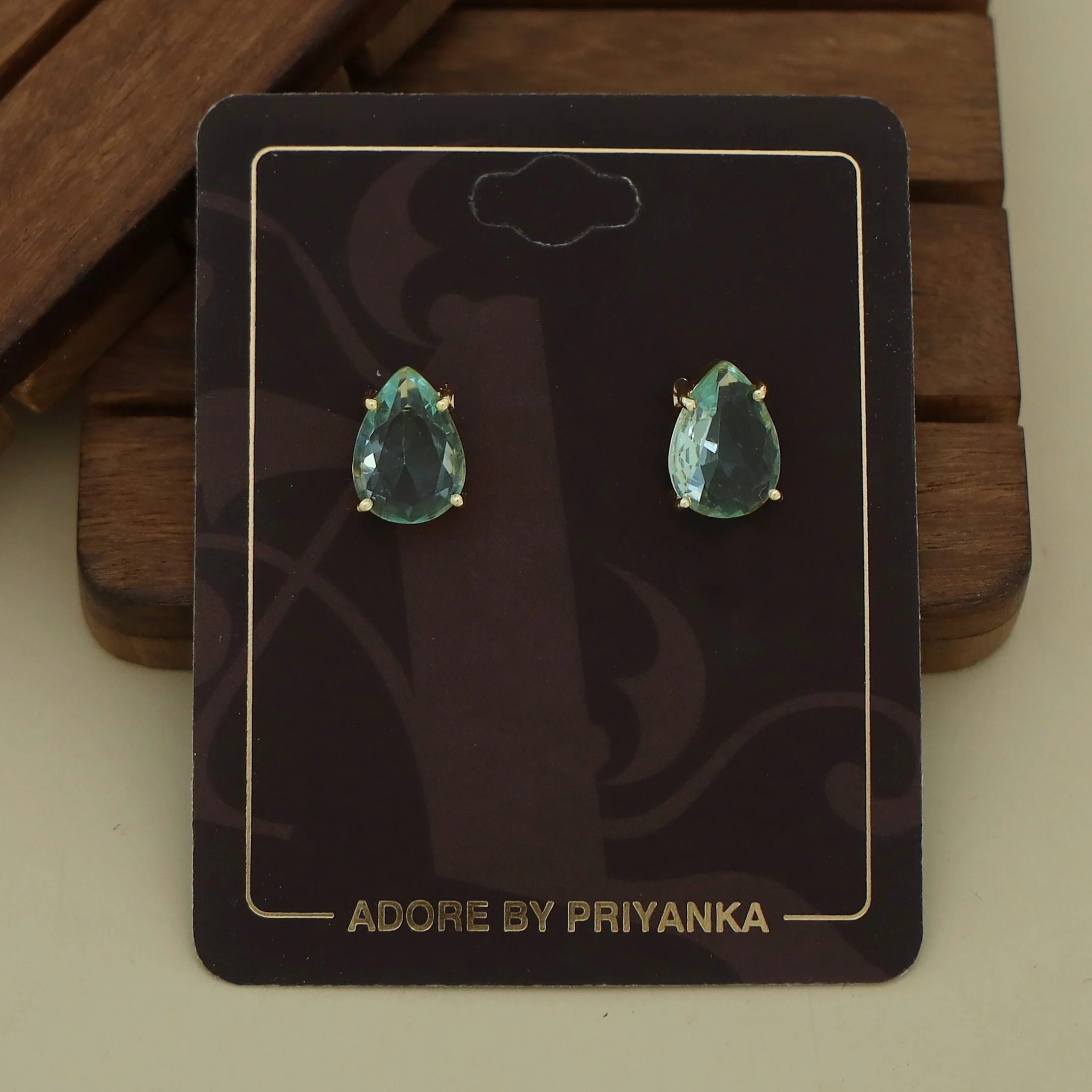 Glossy Rain Drop Claw Stud - Image 13