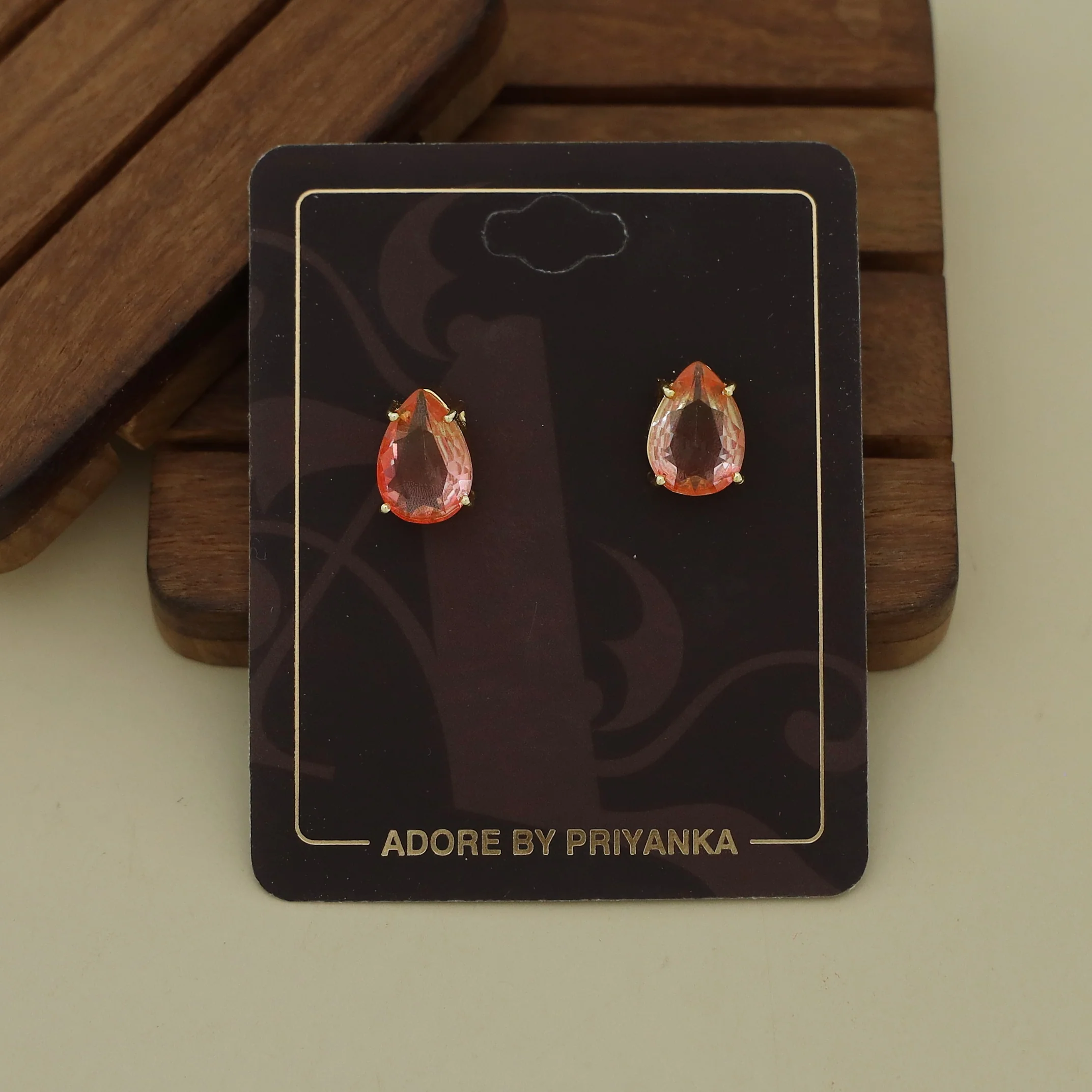 Glossy Rain Drop Claw Stud - Image 16