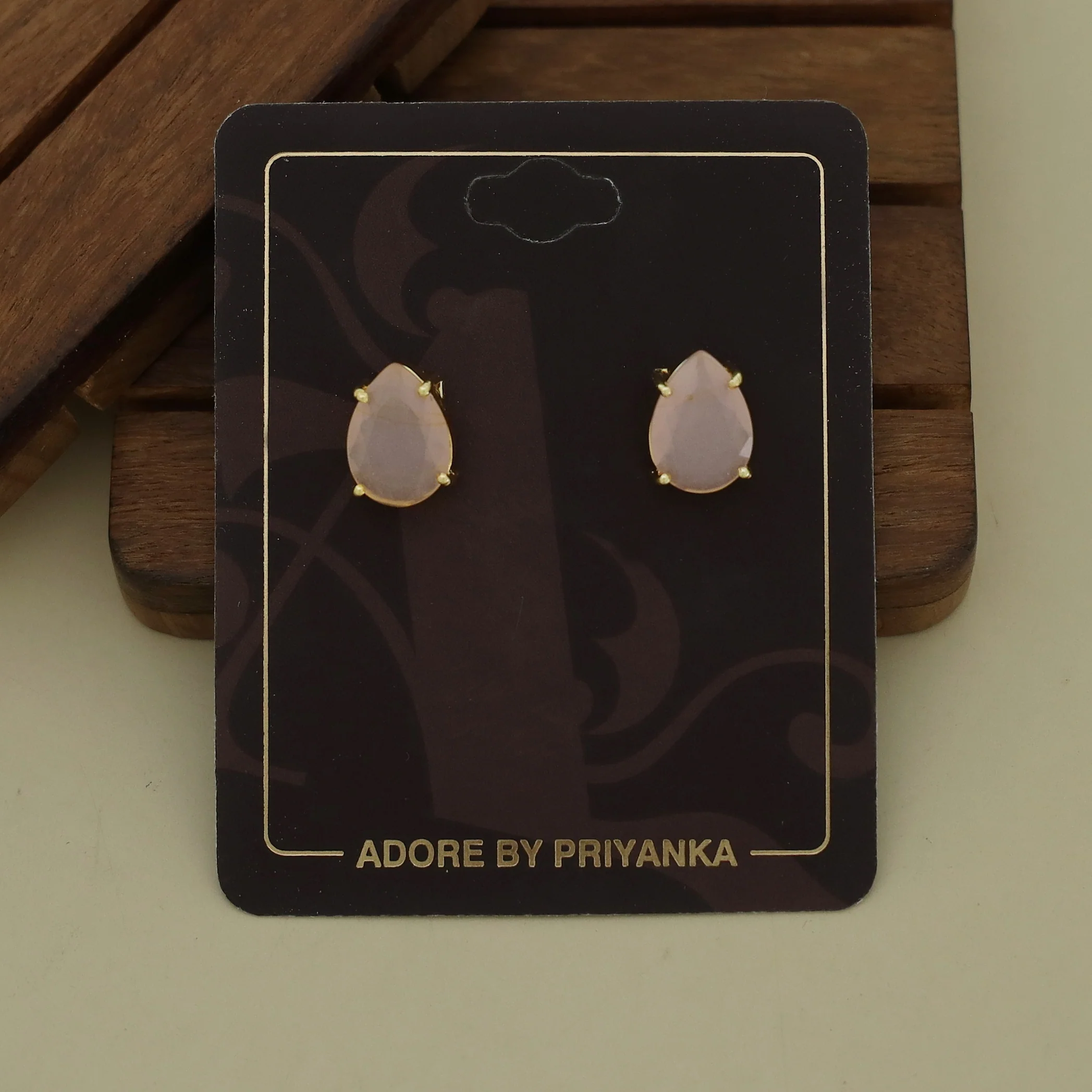 Glossy Rain Drop Claw Stud - Image 17