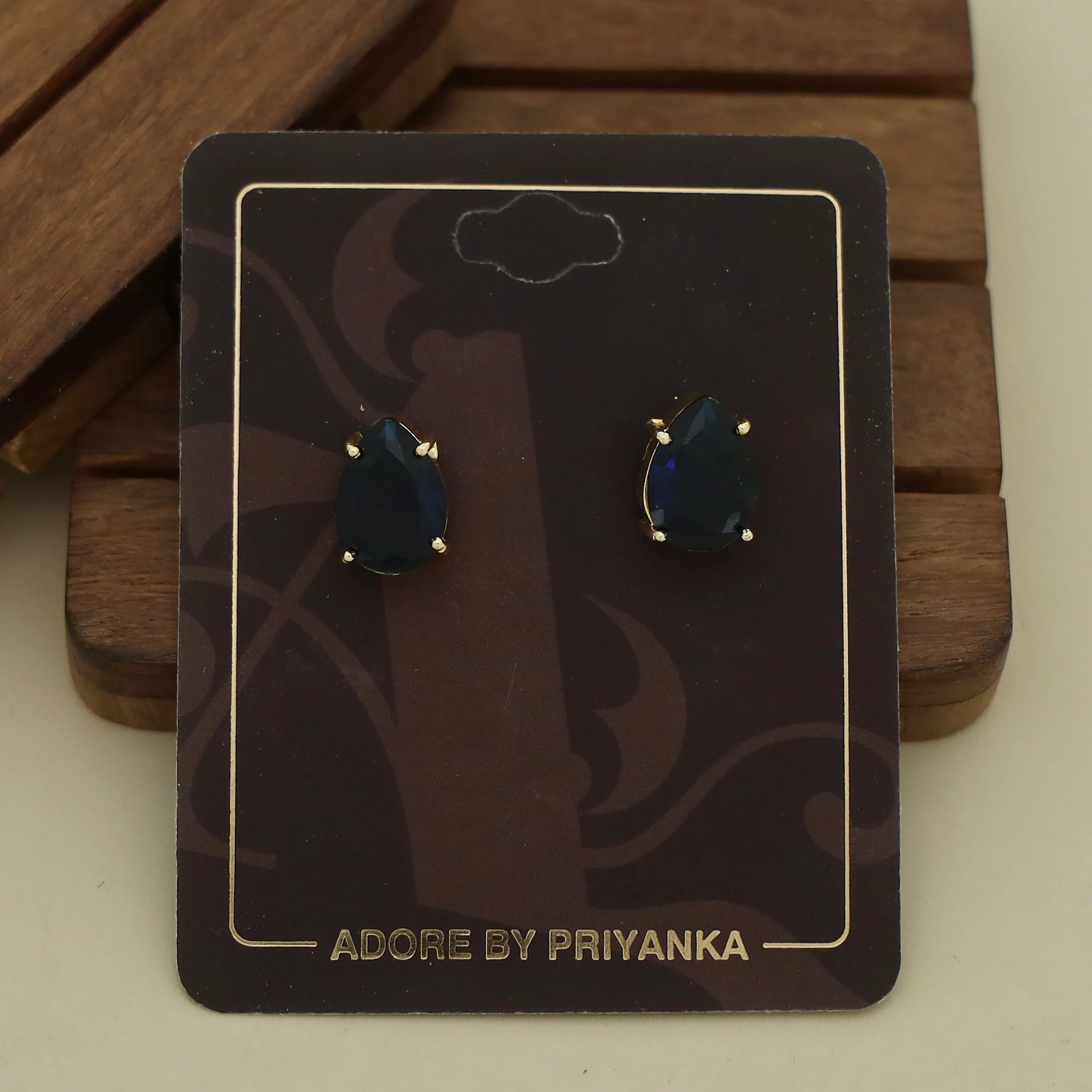 Glossy Rain Drop Claw Stud - Image 19
