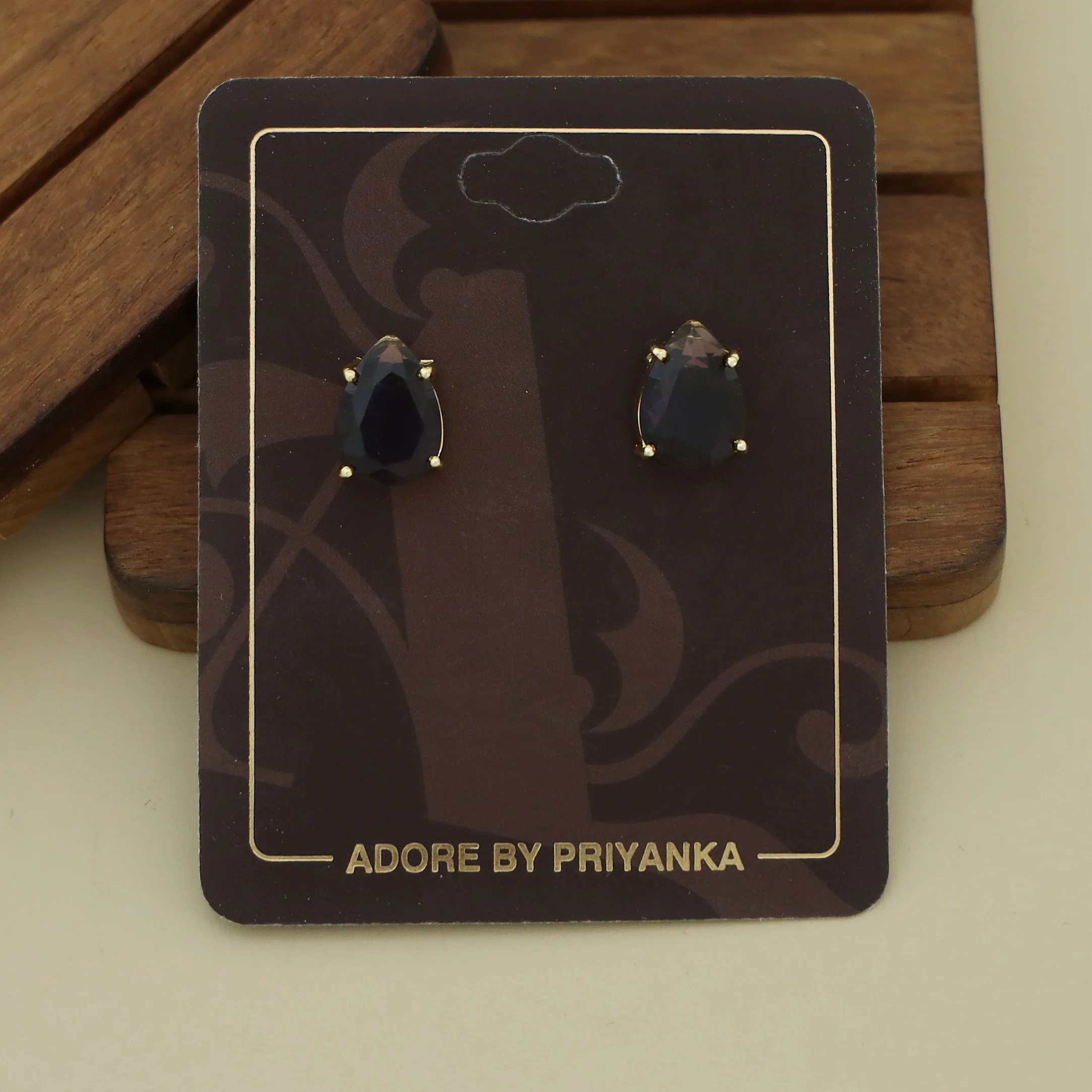 Glossy Rain Drop Claw Stud - Image 21