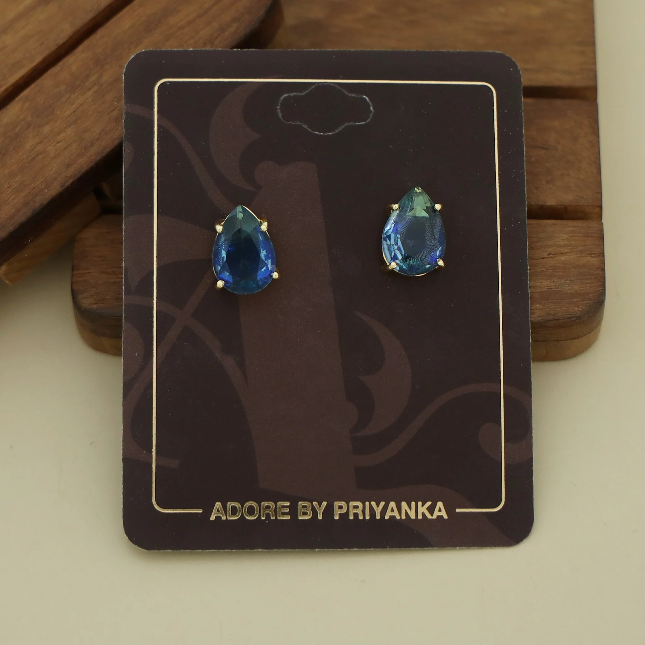 Glossy Rain Drop Claw Stud - Image 22