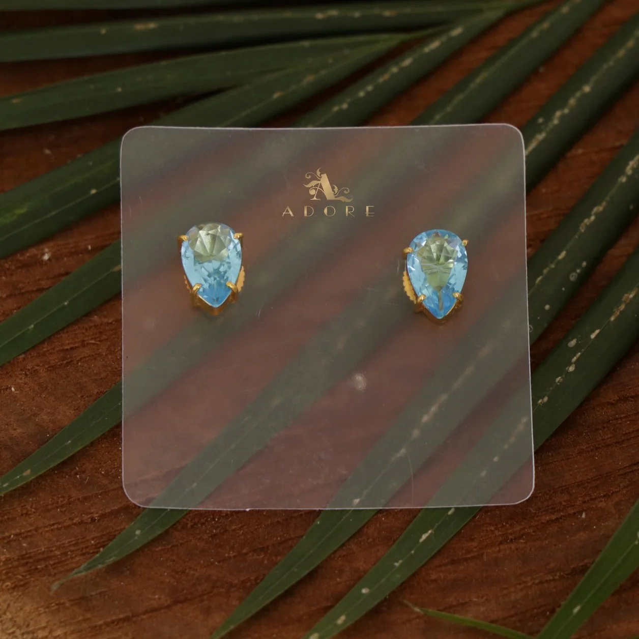 Glossy Rain Drop Claw Stud - Image 7