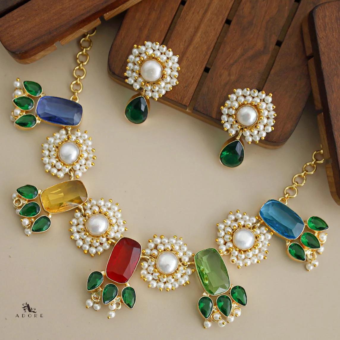 Glossy Rectangle + Cluster Pearl Baroque Neckpiece with Earring - Image 12