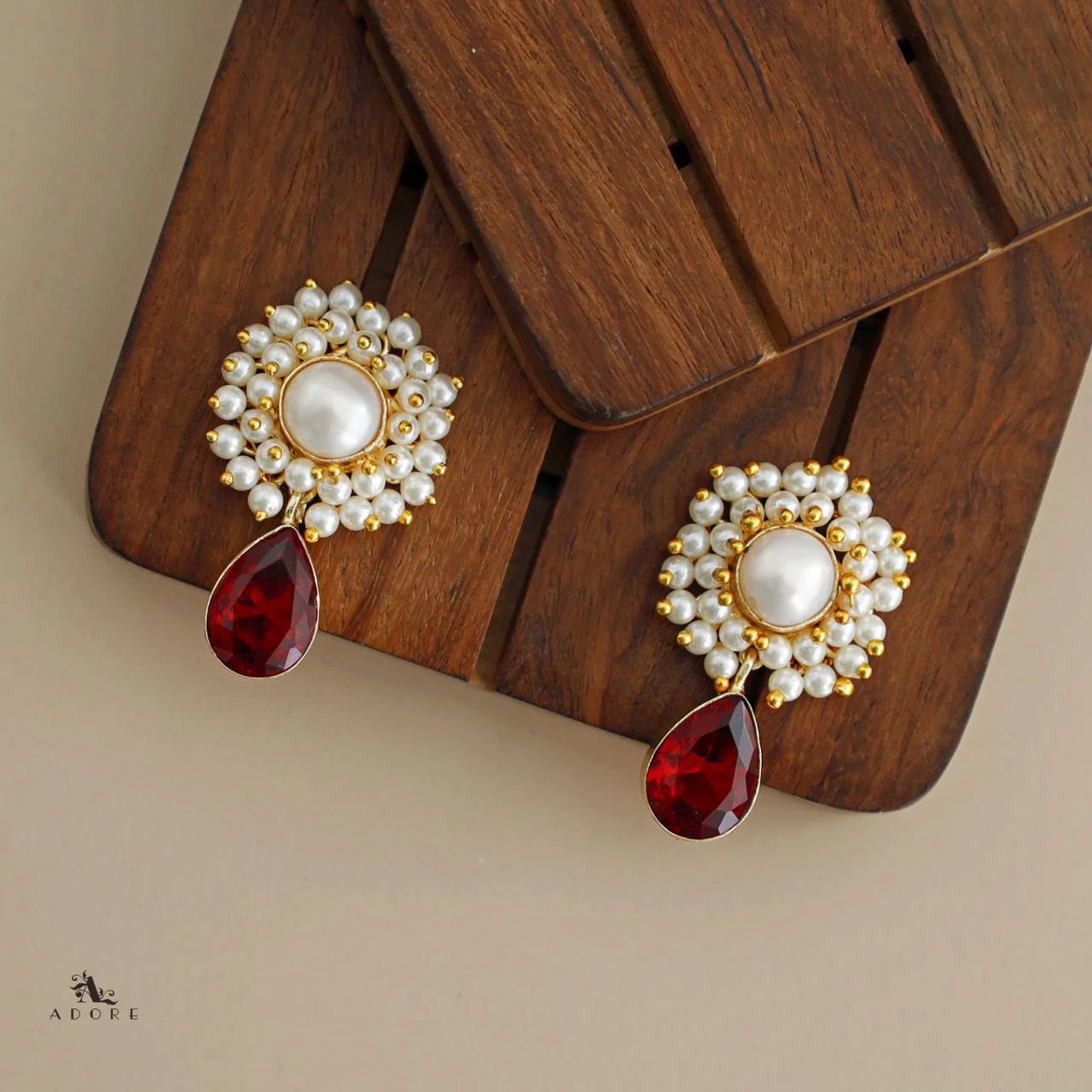 Glossy Rectangle + Cluster Pearl Baroque Neckpiece with Earring - Image 5