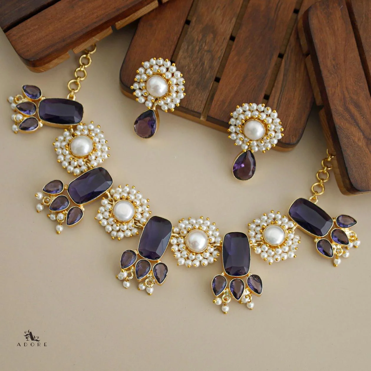 Glossy Rectangle + Cluster Pearl Baroque Neckpiece with Earring - Image 6