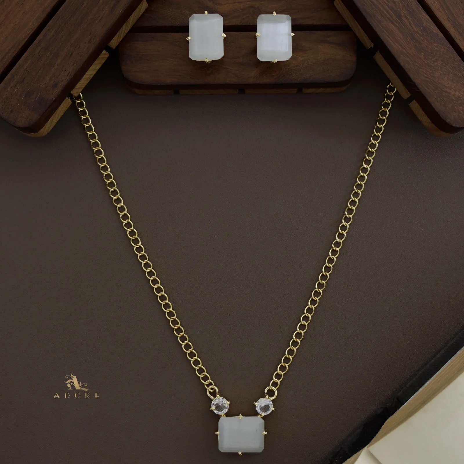 Glossy Rectangle Long Neckpiece With Stud - Image 10