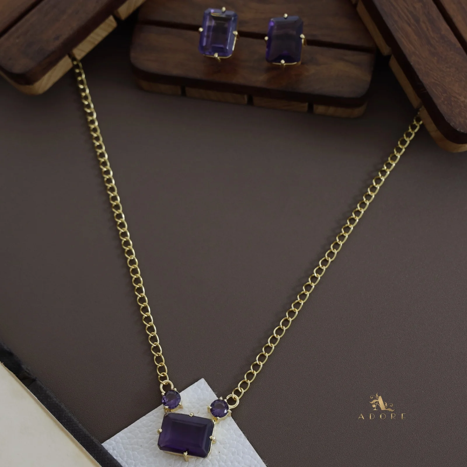 Glossy Rectangle Long Neckpiece With Stud - Image 4