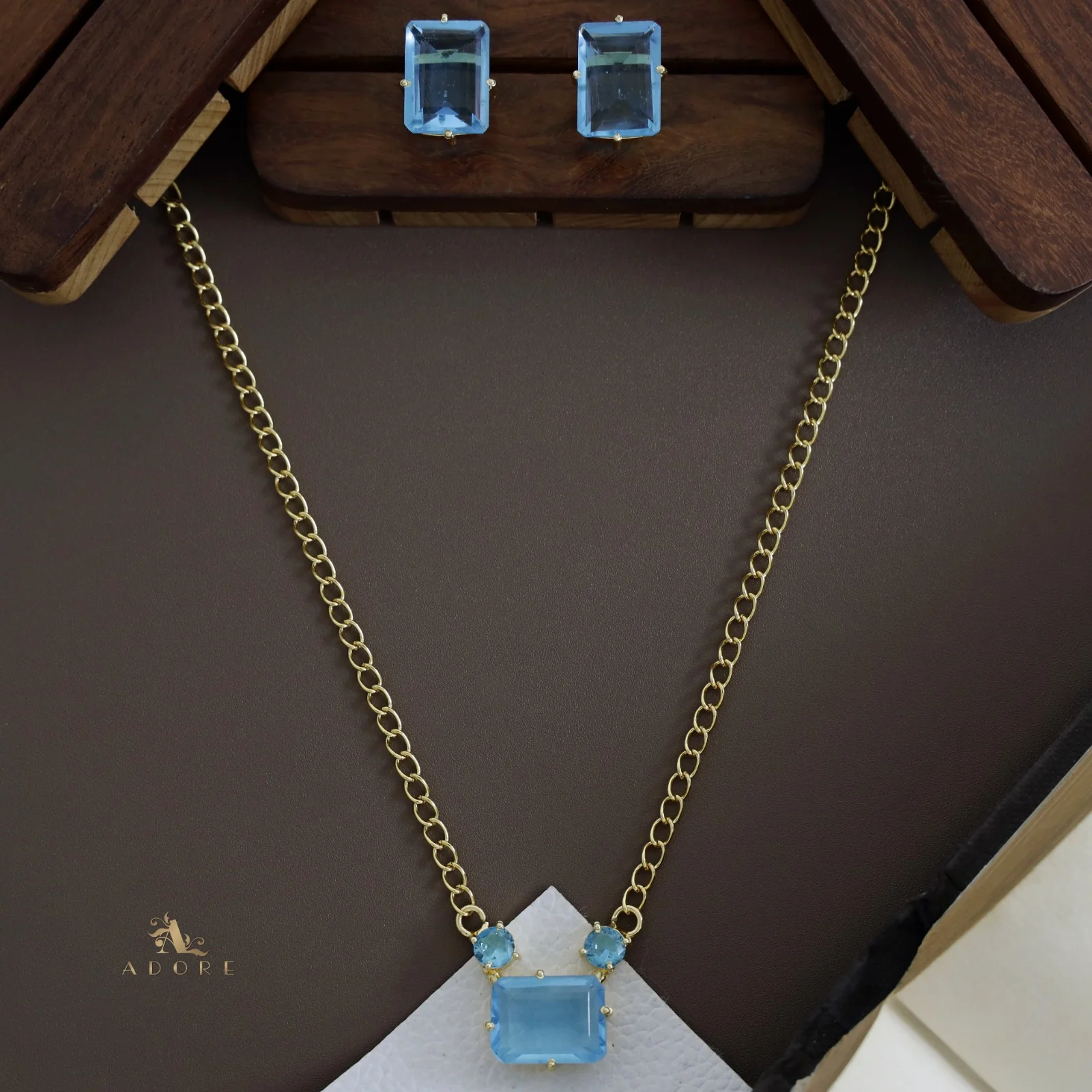 Glossy Rectangle Long Neckpiece With Stud - Image 9