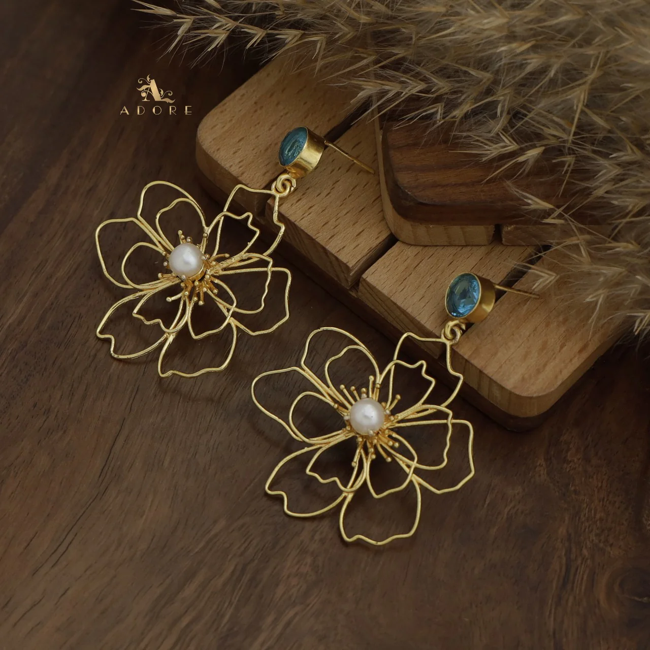 Glossy Rosline Flower Pearl Earring - Image 3