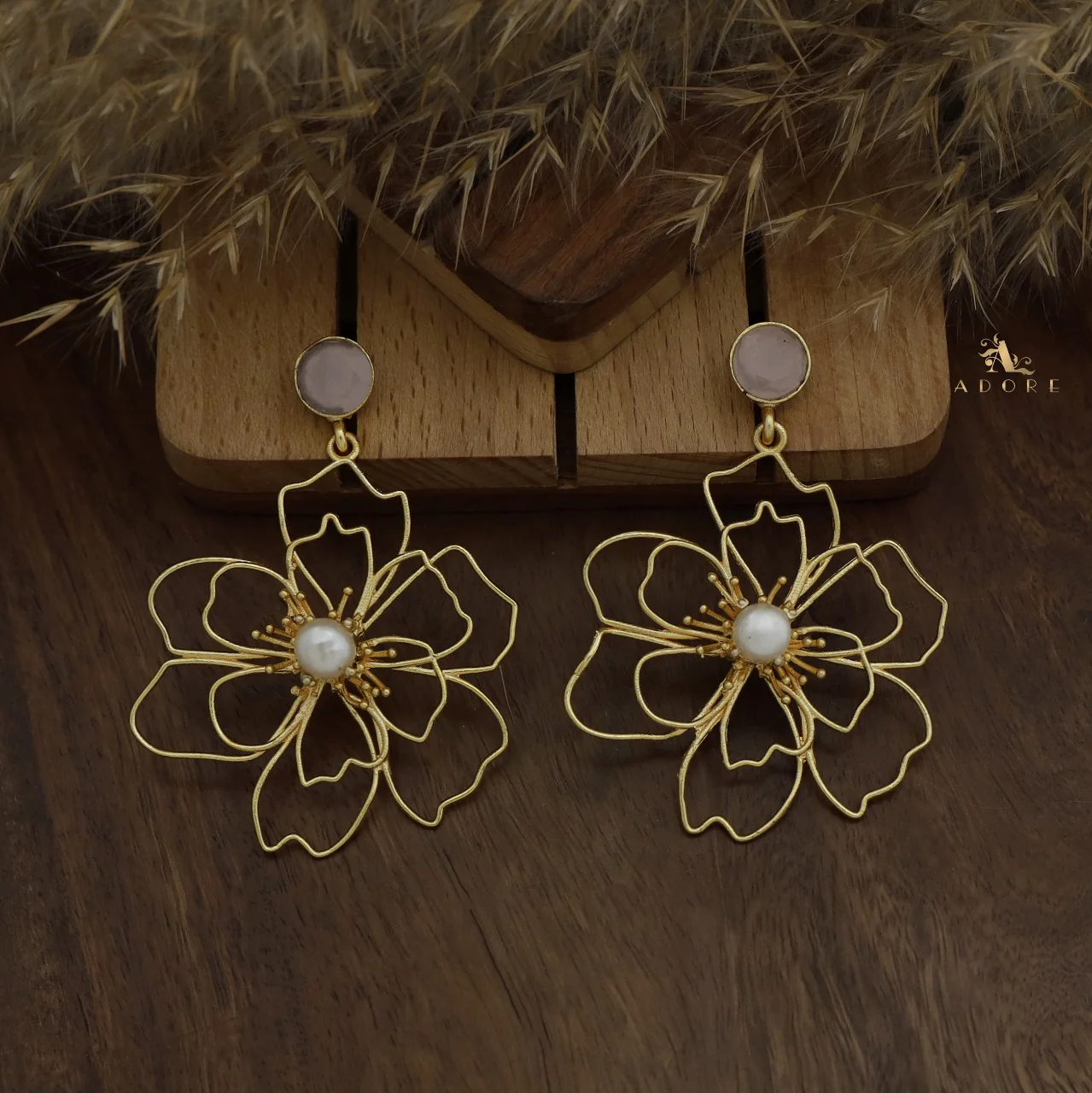 Glossy Rosline Flower Pearl Earring - Image 9