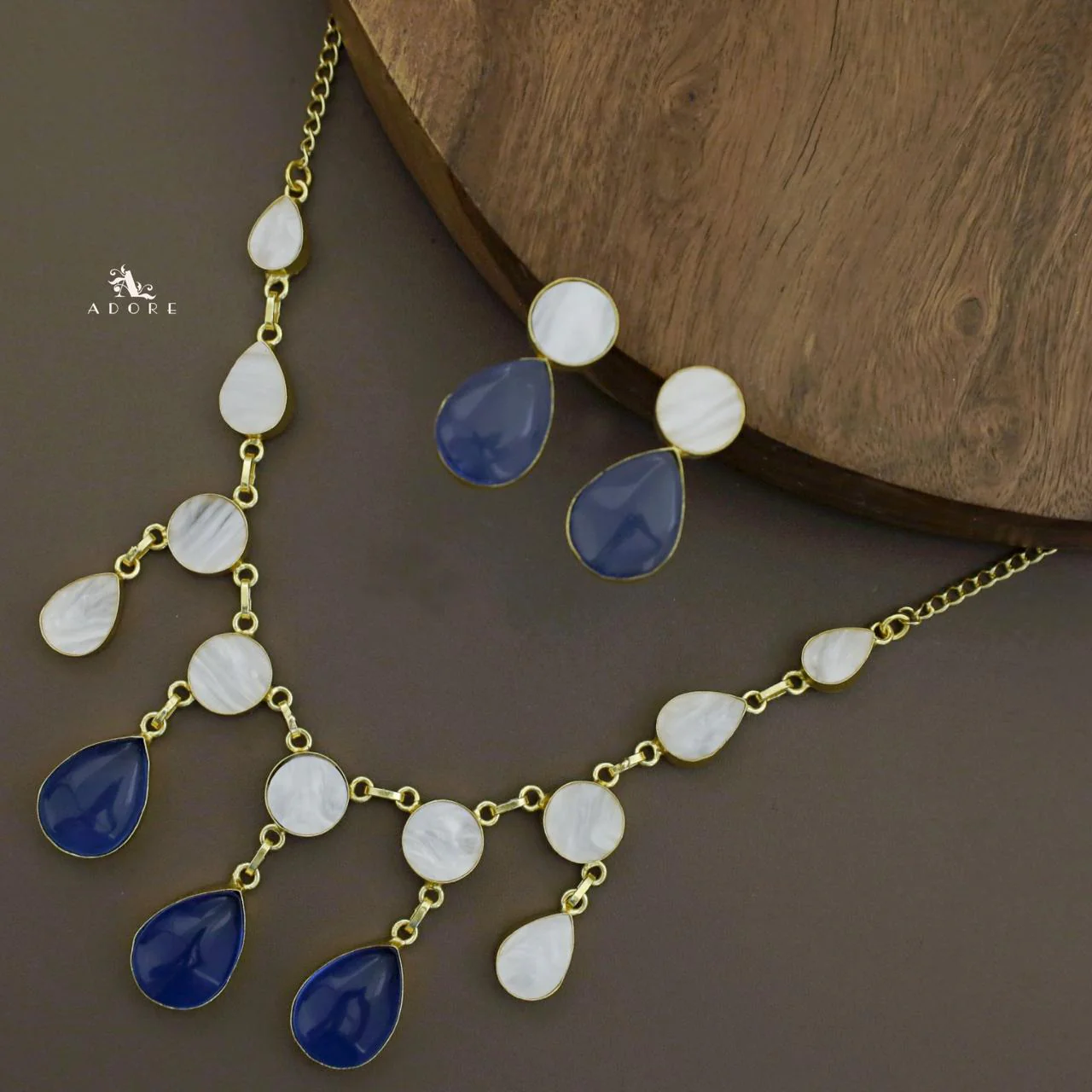 Glossy Round Drop MoP Neckpiece with Earring - Image 10