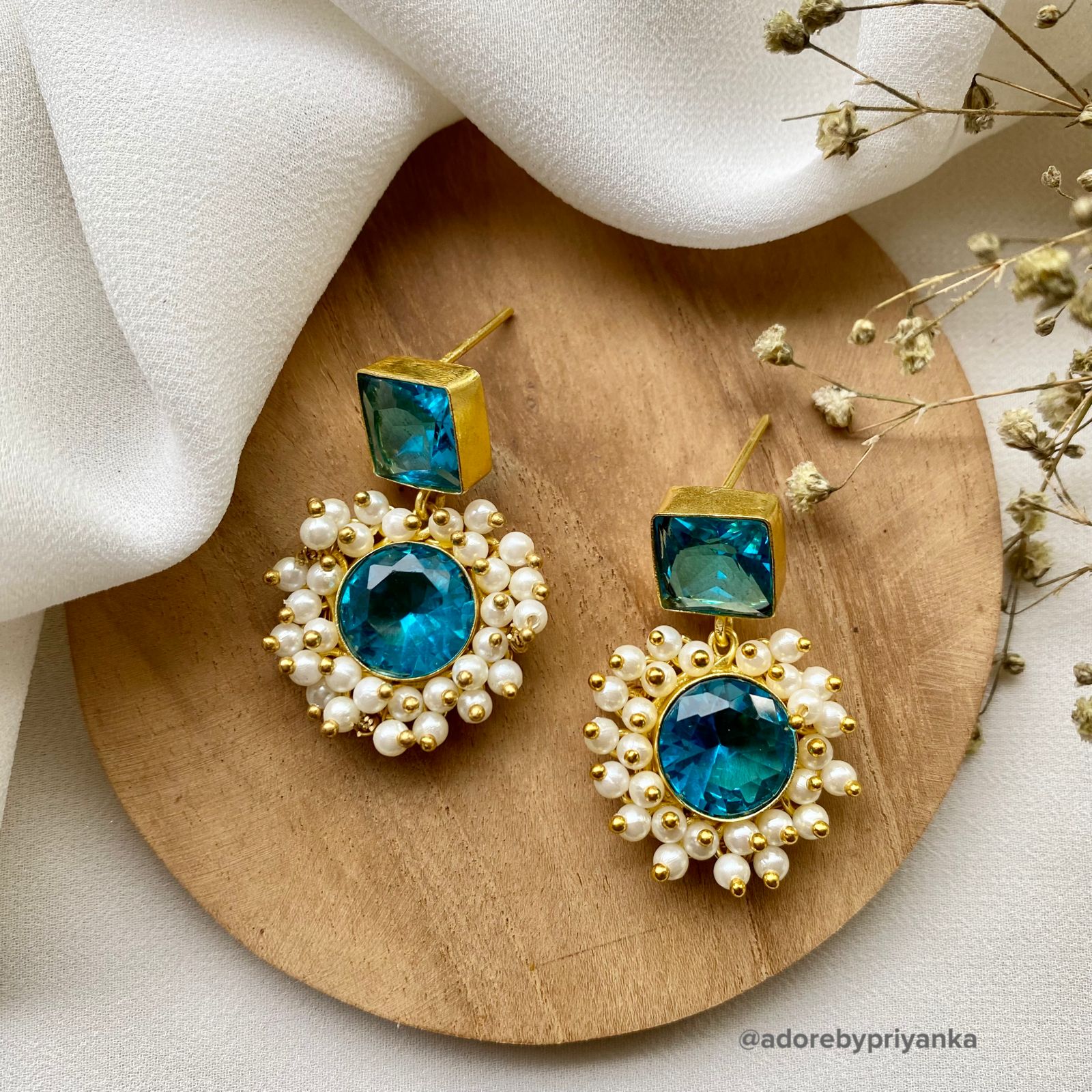 Glossy Royal Earrings - Image 13
