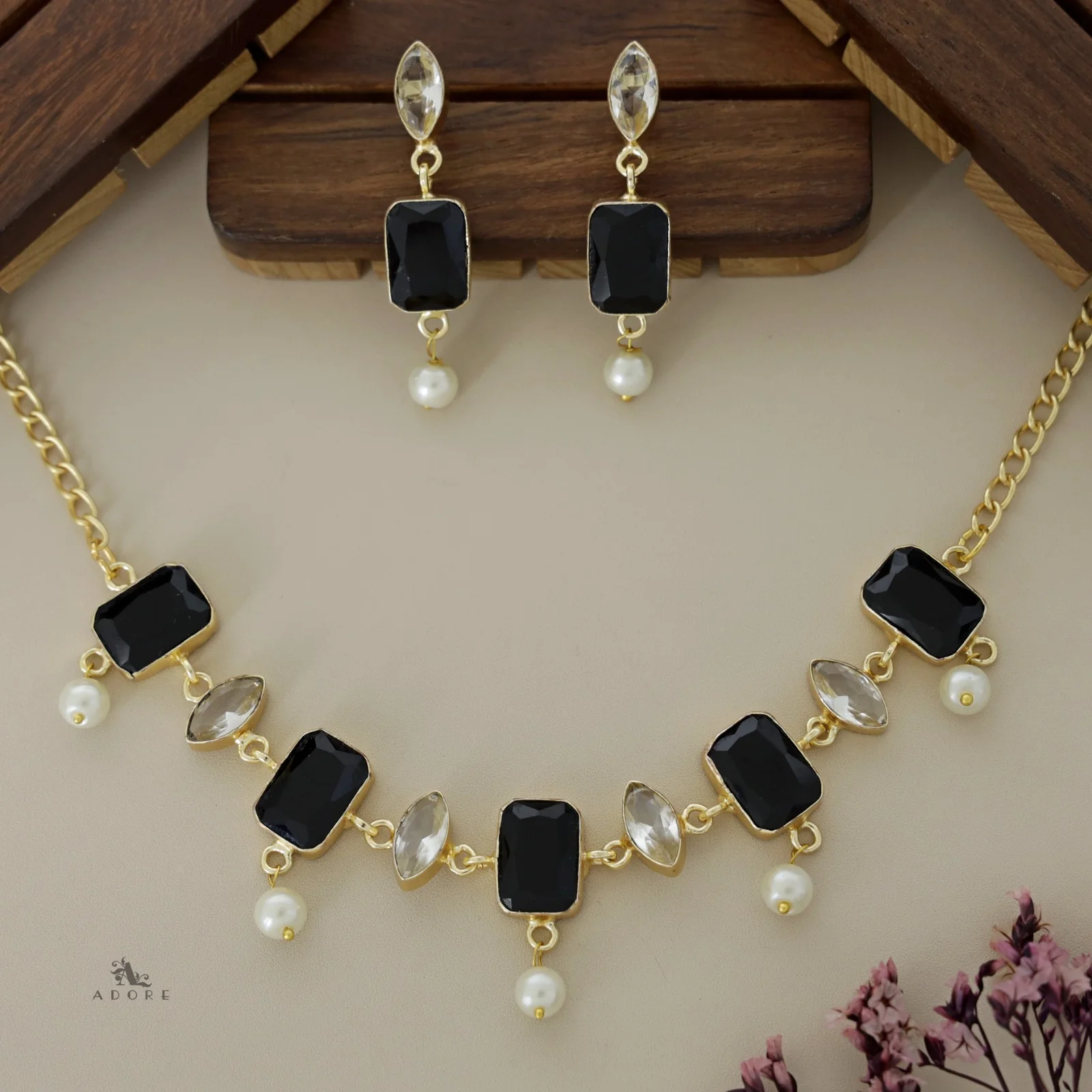 Glossy Square Ellipse Pearl Neckpiece with Earring - Image 8