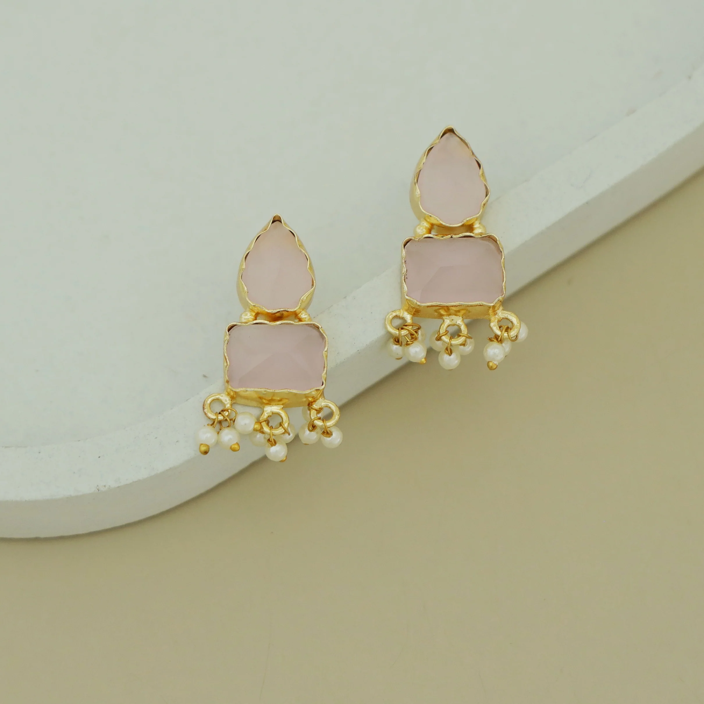 Glossy Valeska Pearl Earring - Image 10