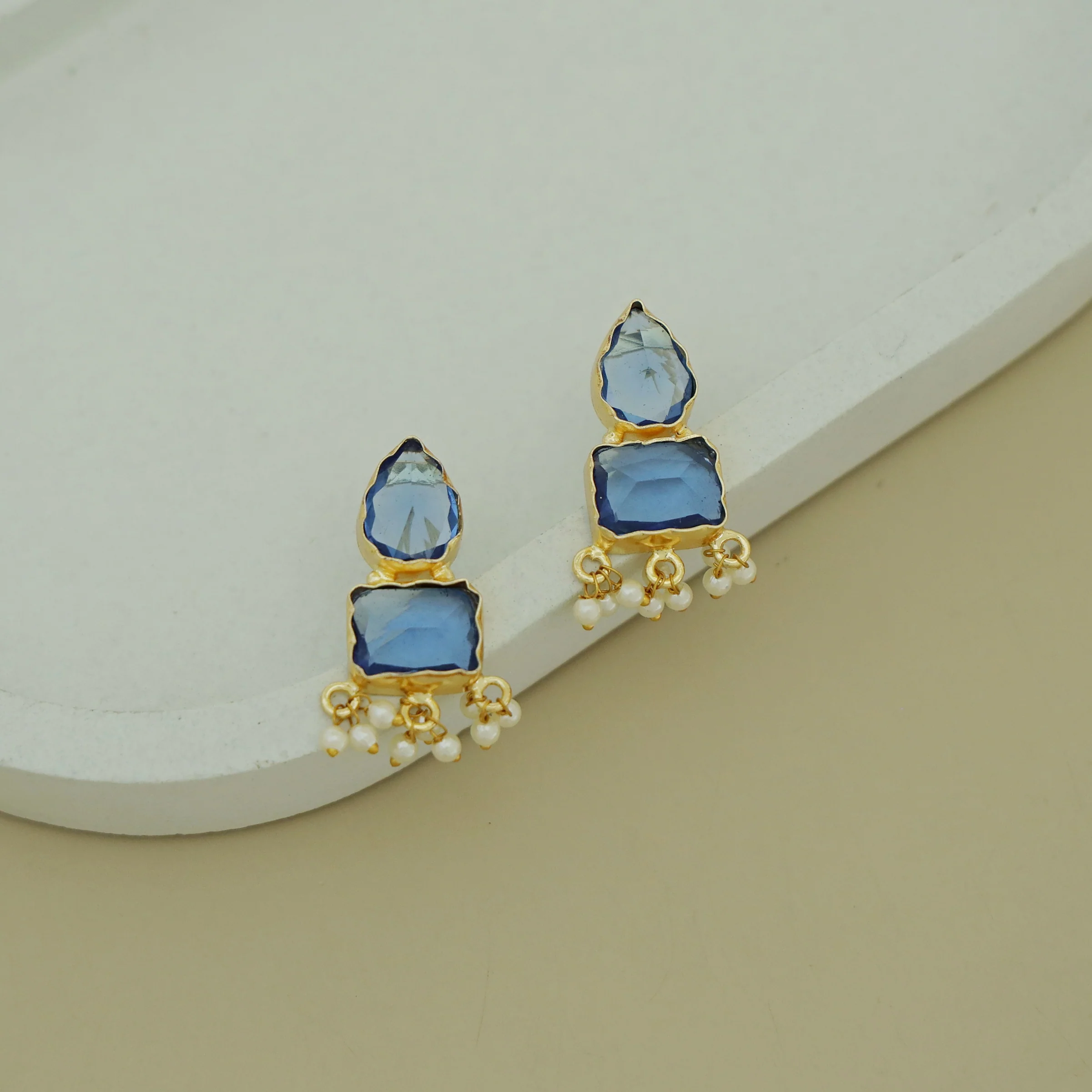 Glossy Valeska Pearl Earring - Image 11