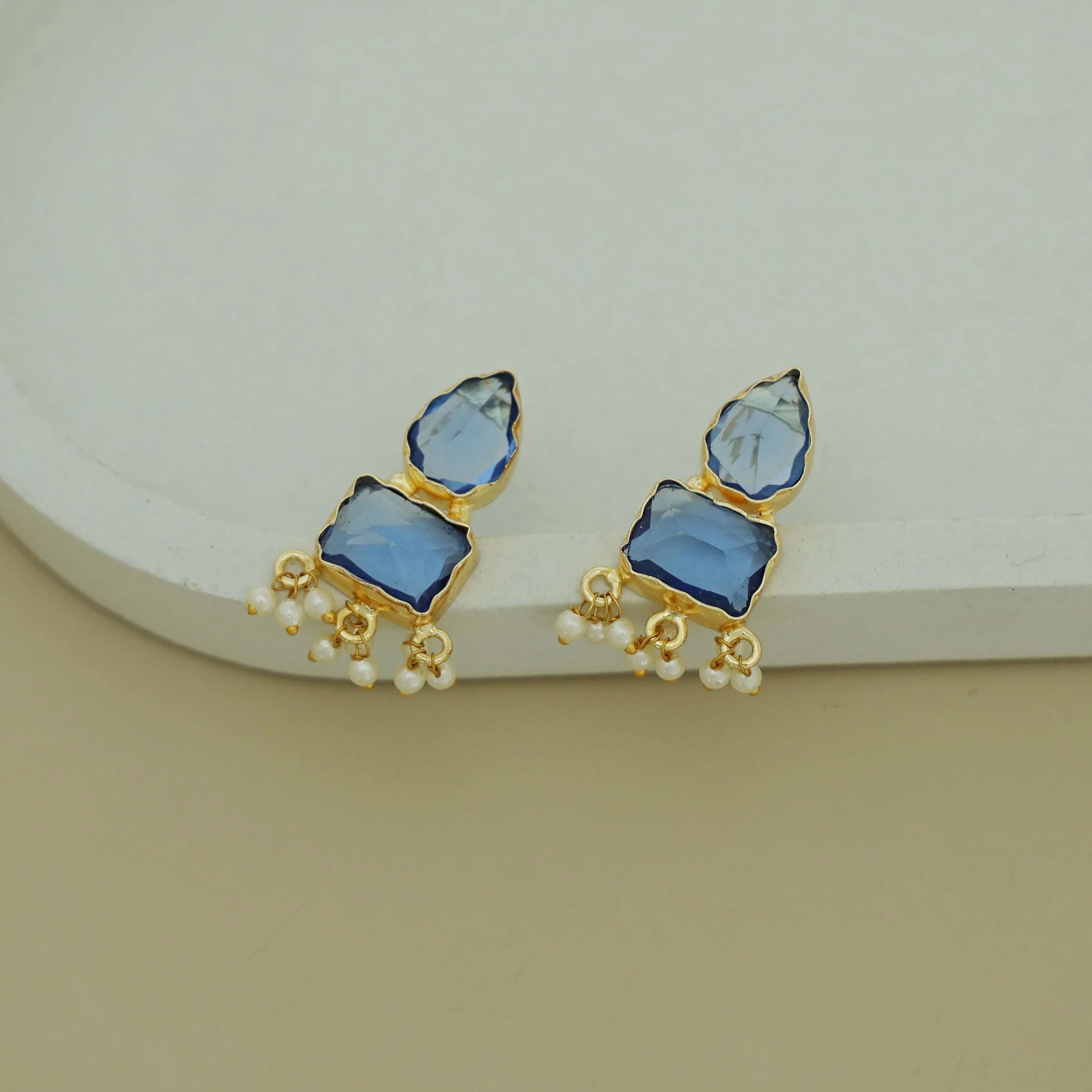 Glossy Valeska Pearl Earring - Image 12