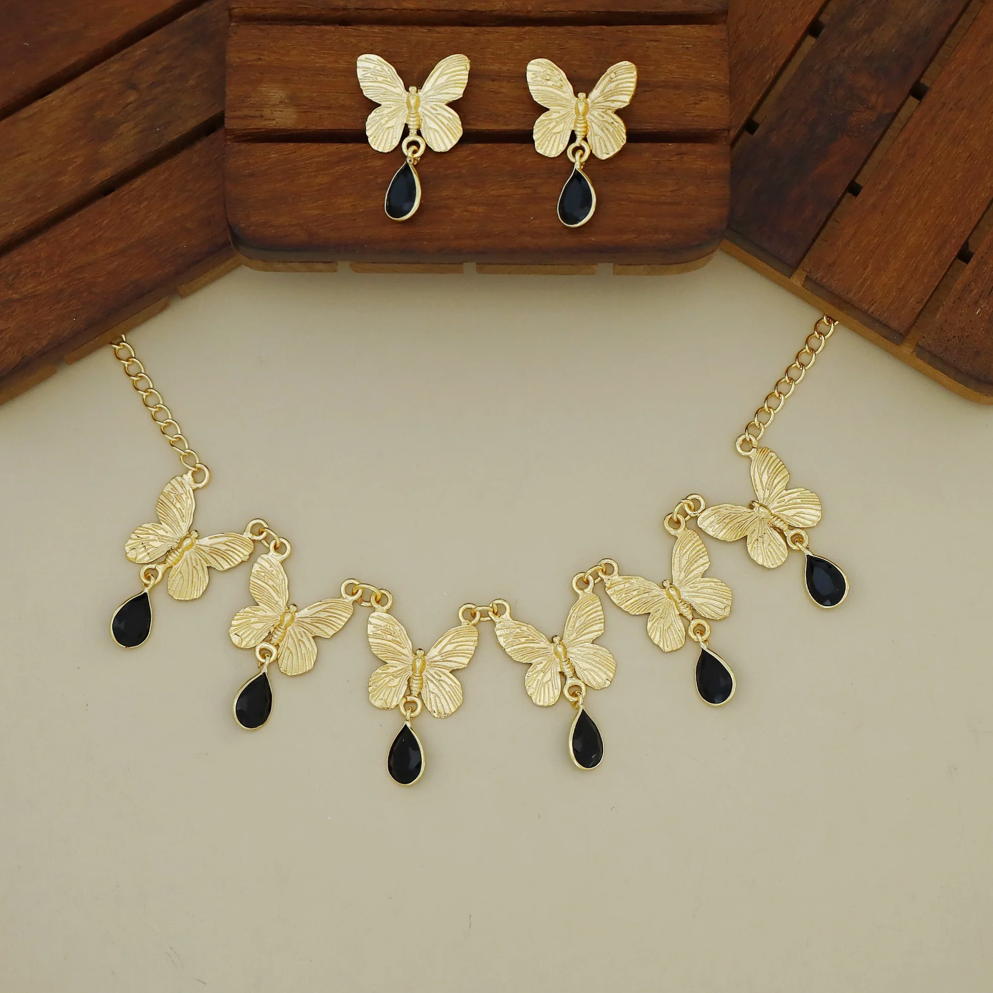 Gold Papillio Drop Glossy Neckpiece With Earring - Image 6