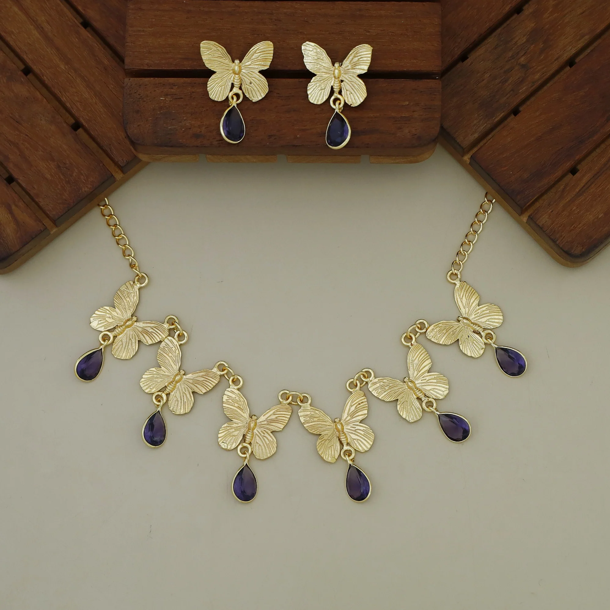 Gold Papillio Drop Glossy Neckpiece With Earring - Image 7