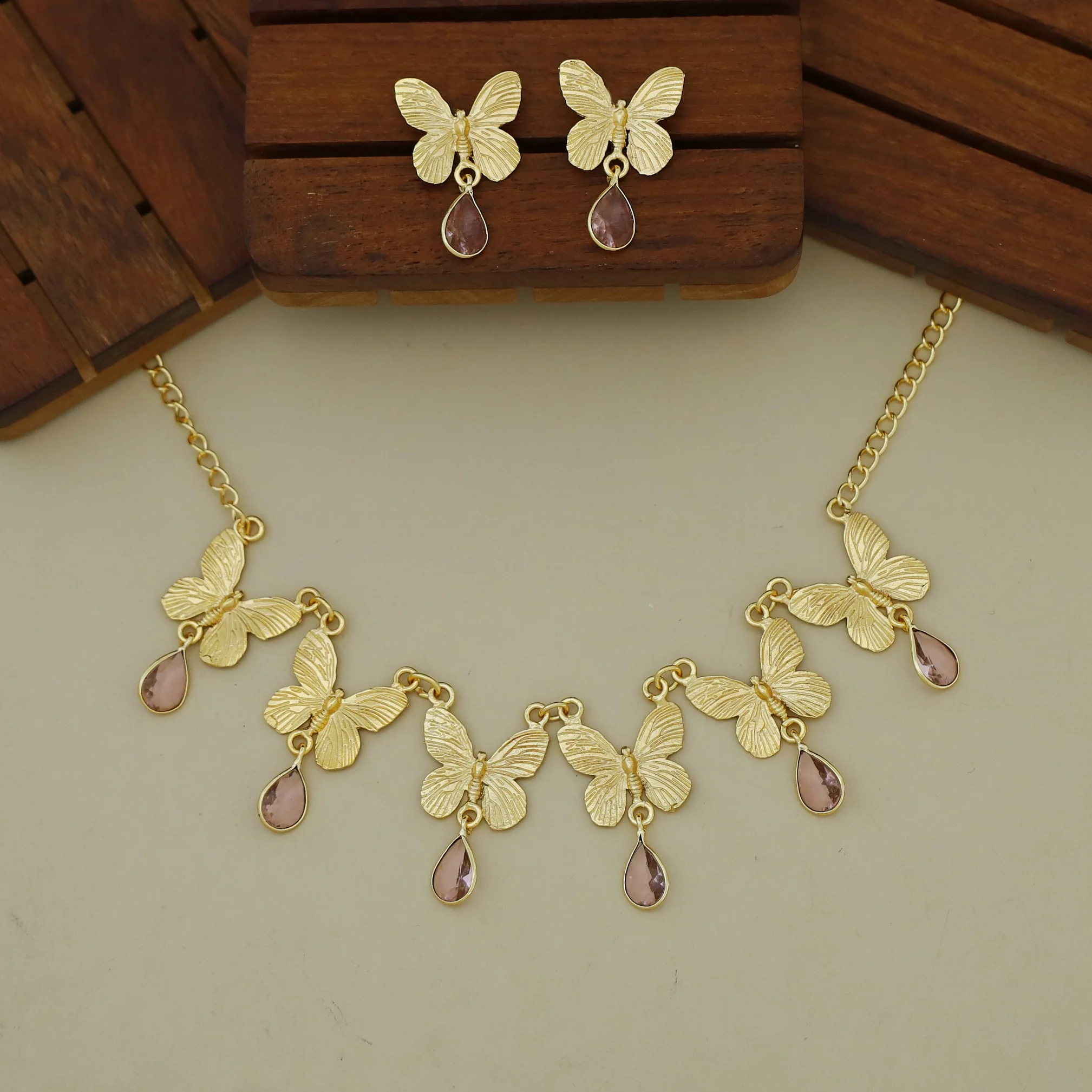 Gold Papillio Drop Glossy Neckpiece With Earring - Image 8