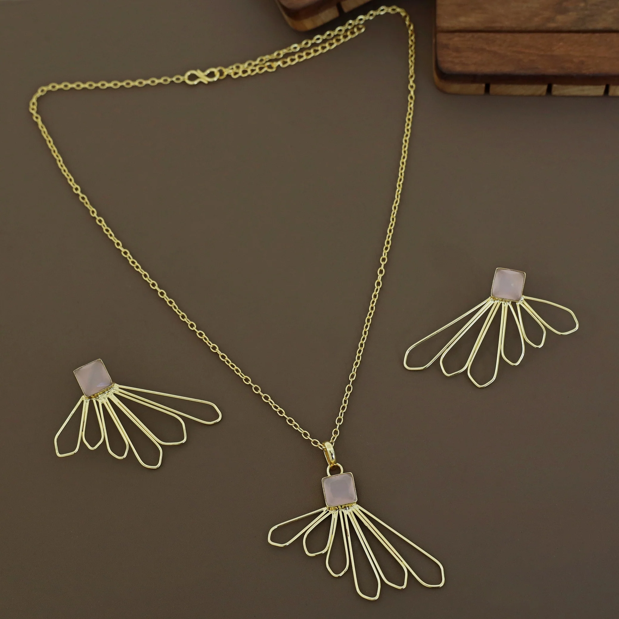 Golden 6 Petal Glossy Stone Neckpiece With Earring - Image 11