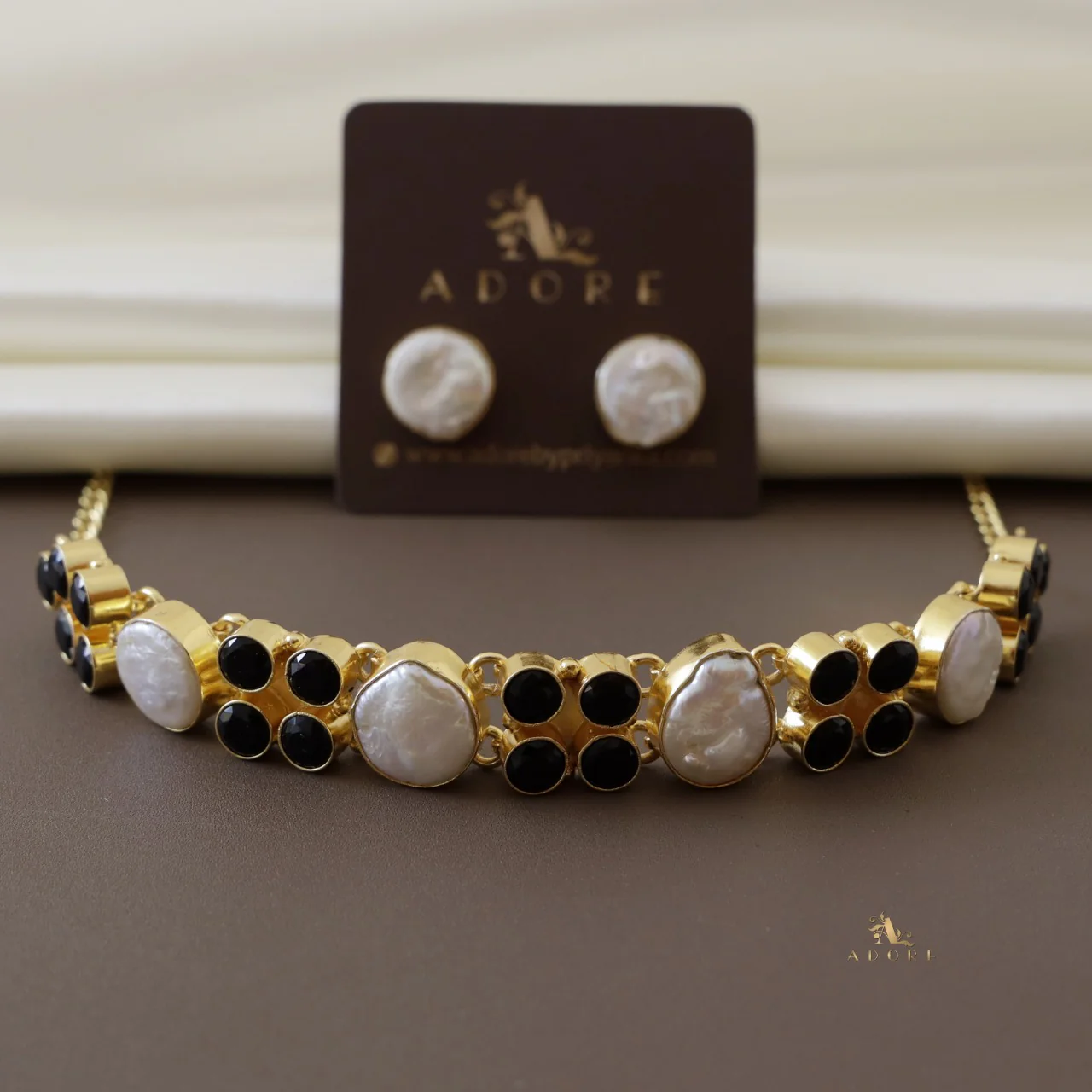 Golden Aboli Baroque Choker With Stud - Image 5