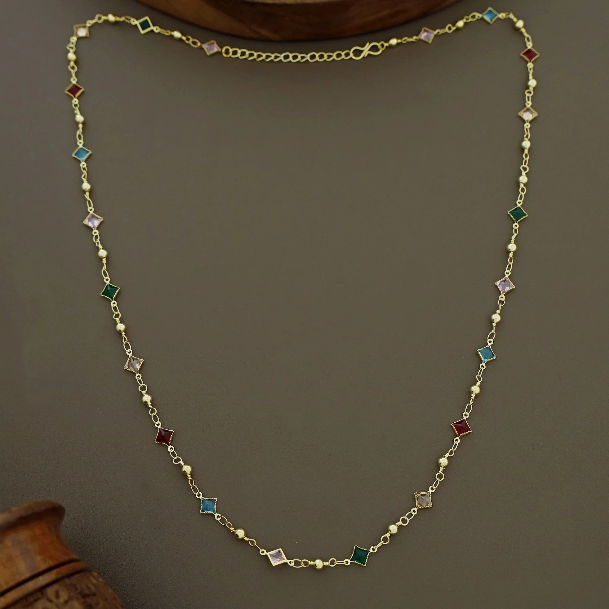 Golden Ball Mini Diamond Glossy Stone Long Neckpiece - Image 4