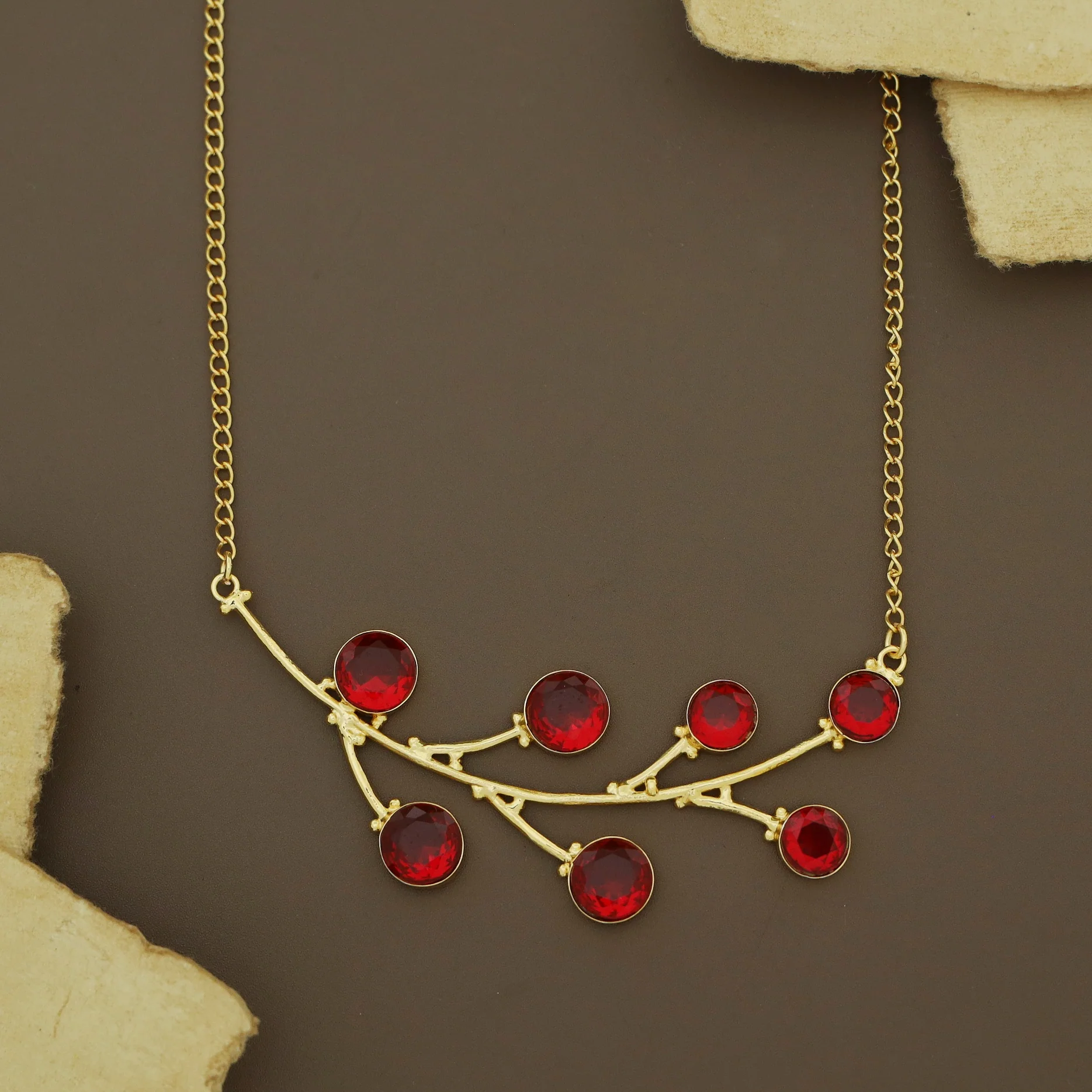 Sitara Golden Chainy Leaf Circle Glossy Neckpiece - Image 3