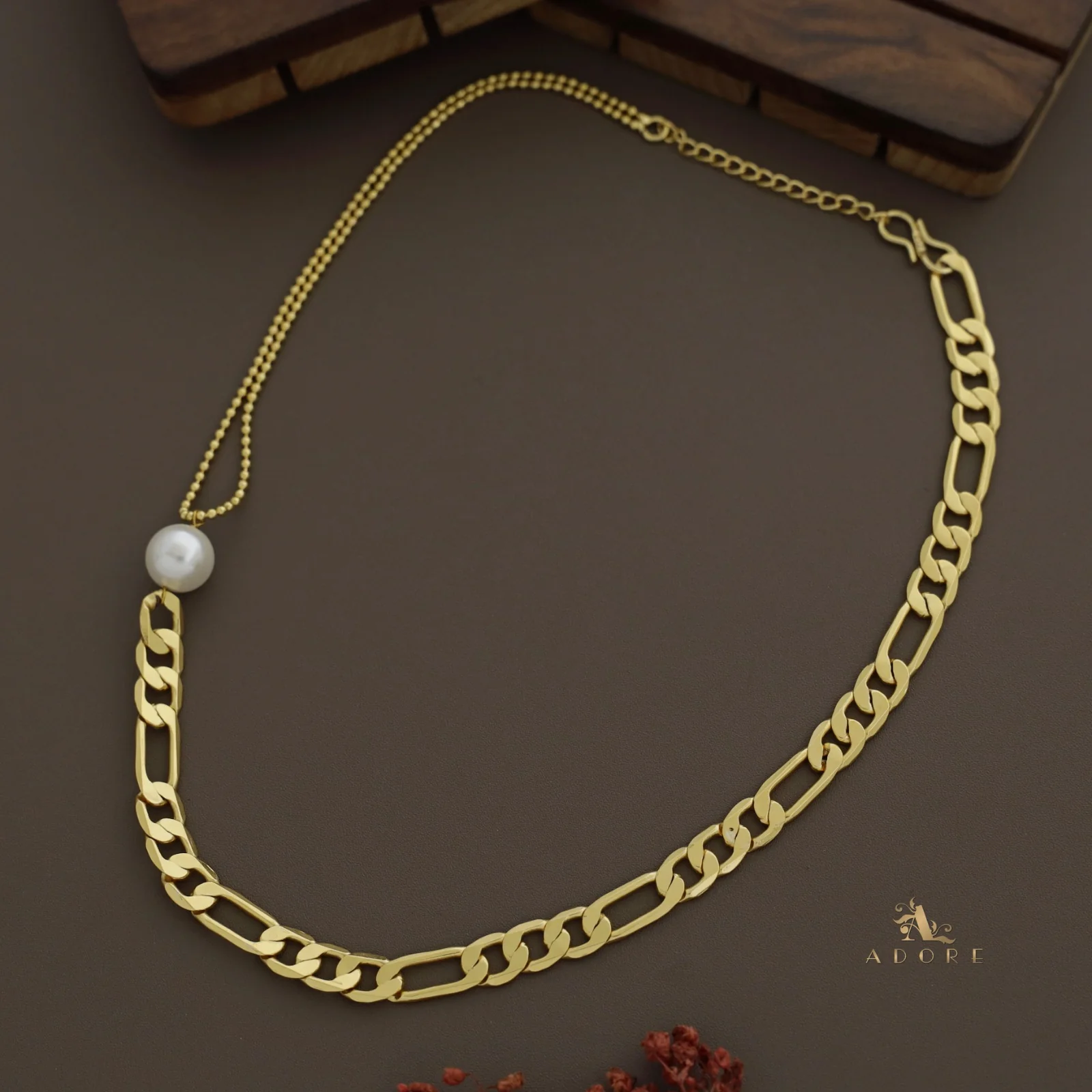 Golden Chainy Pearl Neckpiece - Image 4