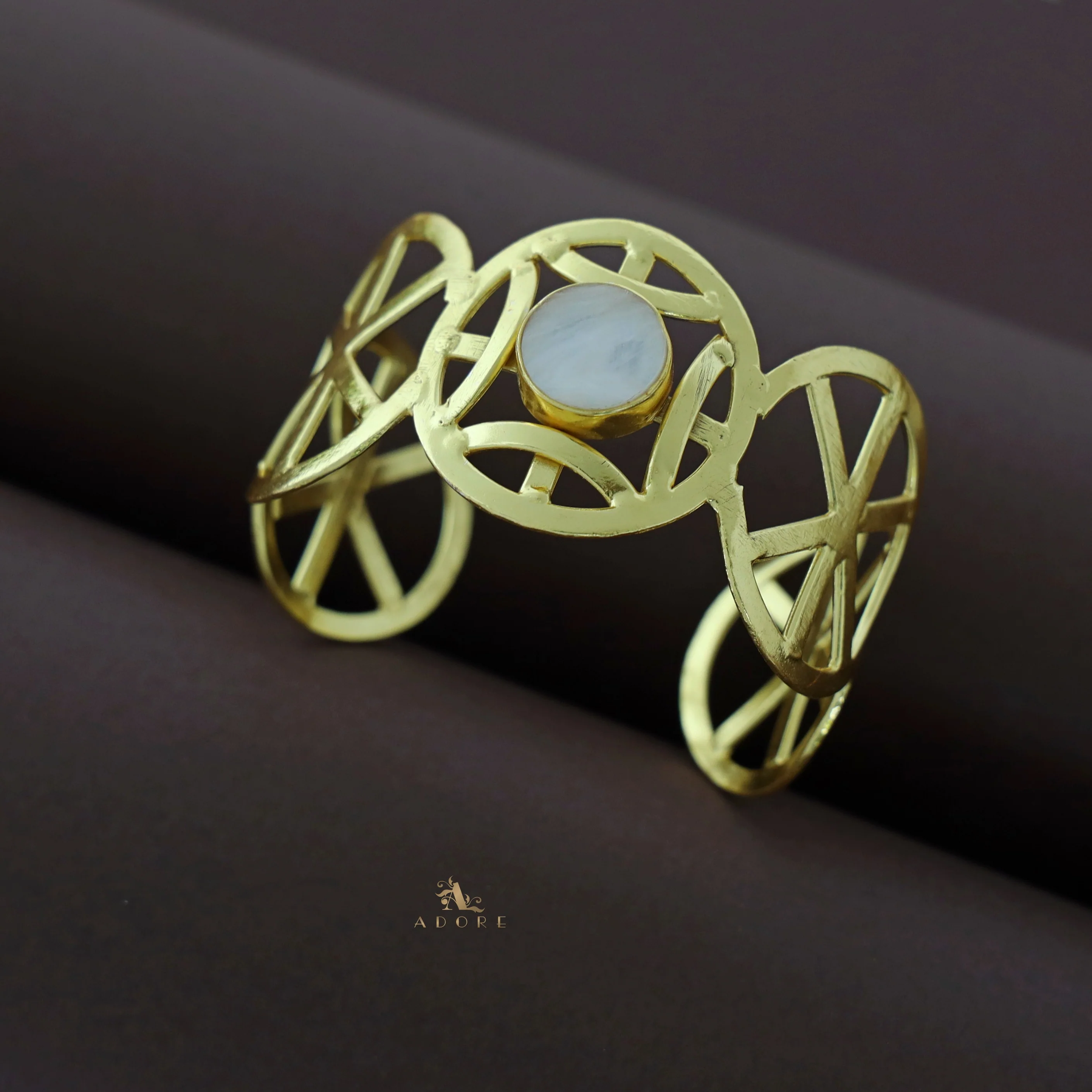 Golden Circle And Lines MOP Bangle - Image 2