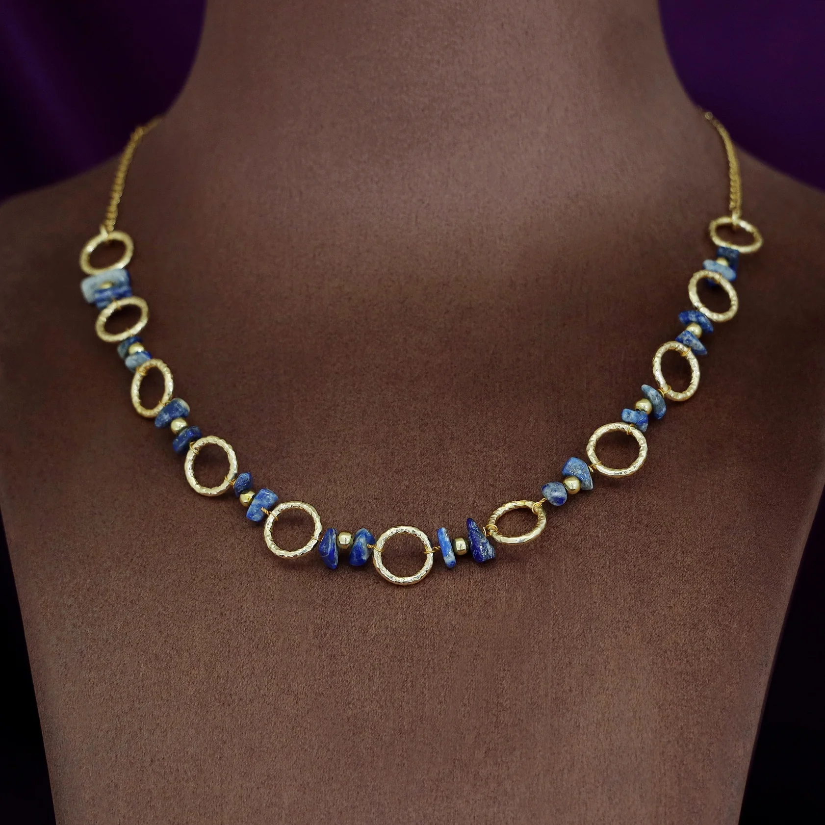 Jismi Golden Hammered Circle And Raw Stone Neckpiece - Image 4