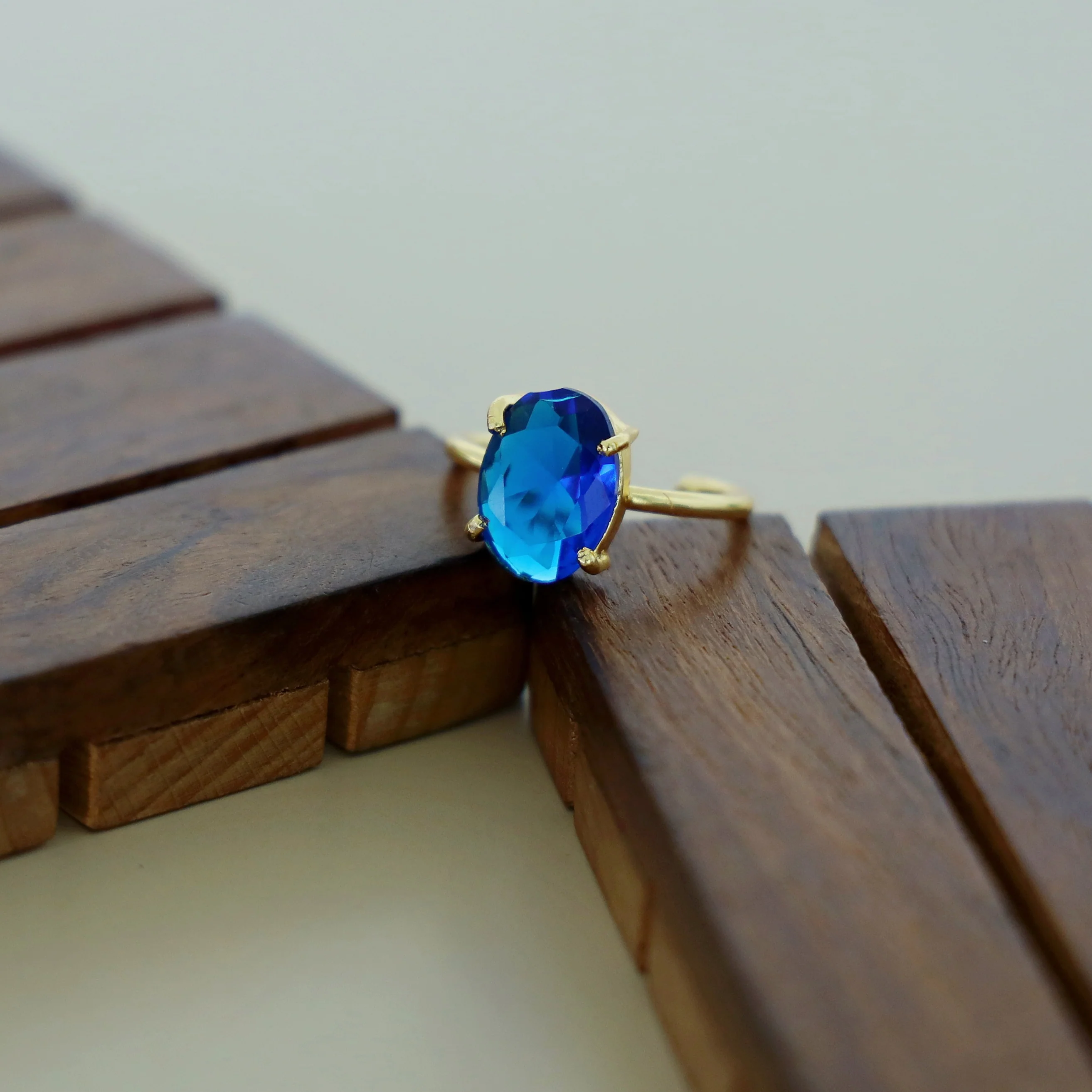 Golden Claw Glossy Oval Ring - Image 19