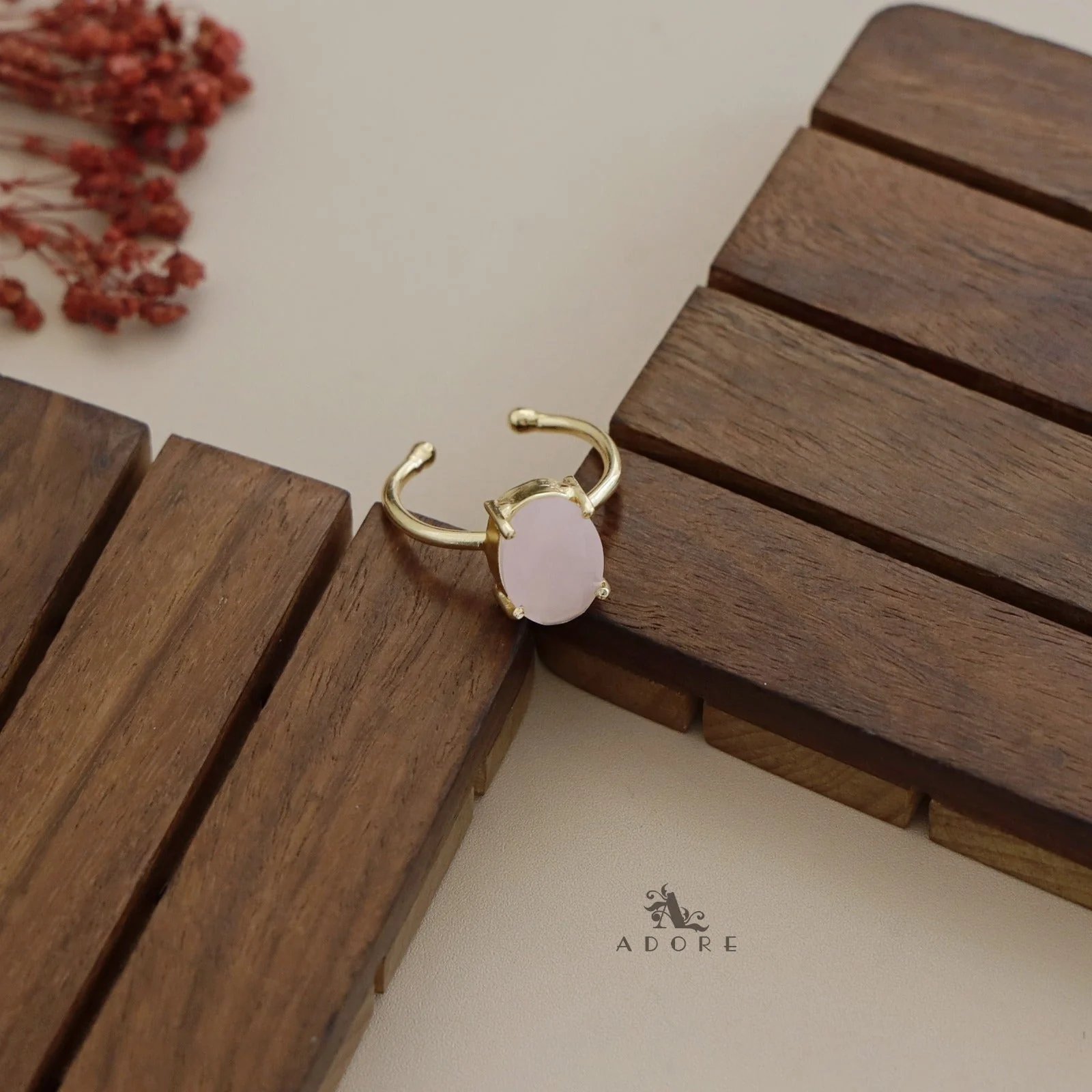 Golden Claw Glossy Oval Ring - Image 5