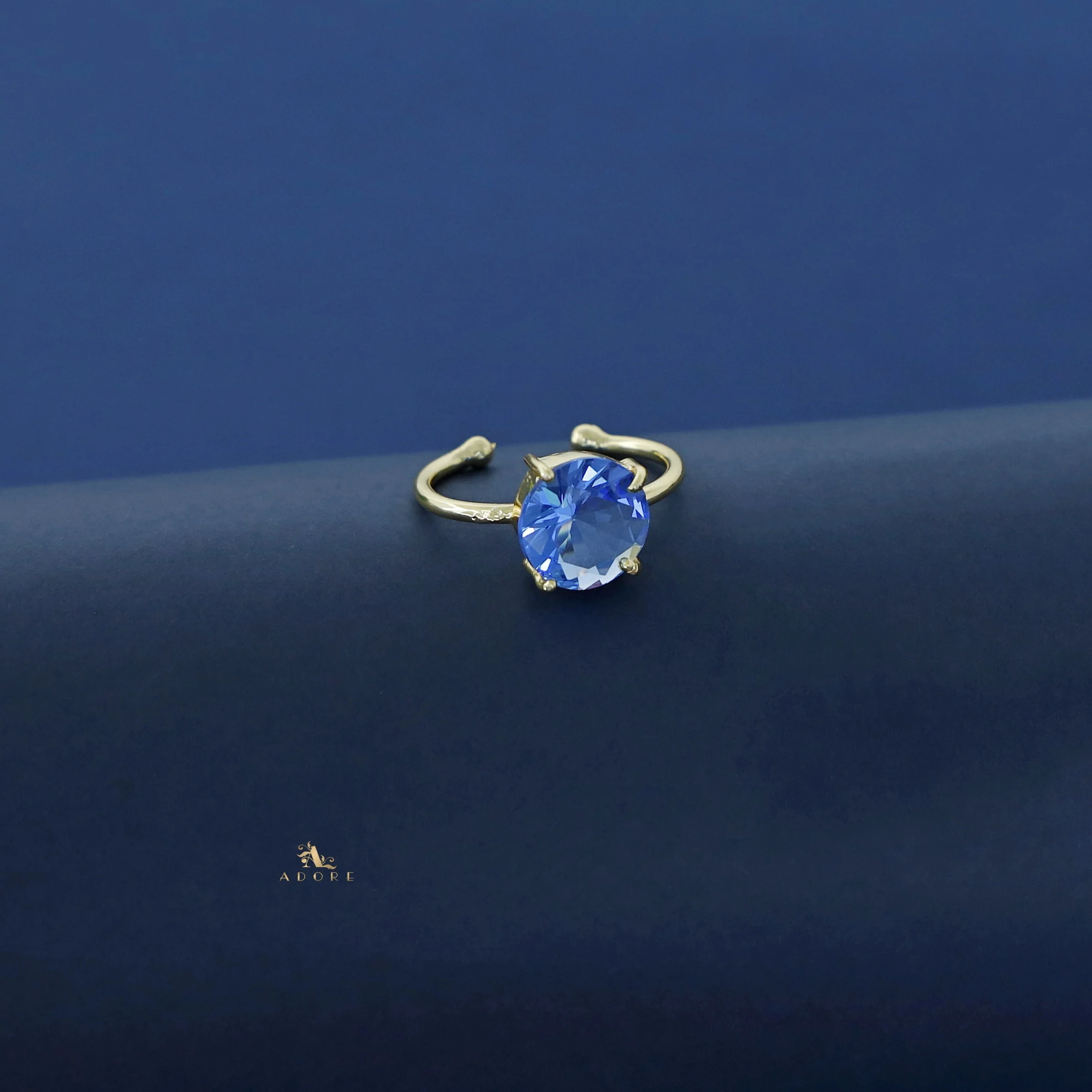 Golden Claw Glossy Round Ring - Image 23